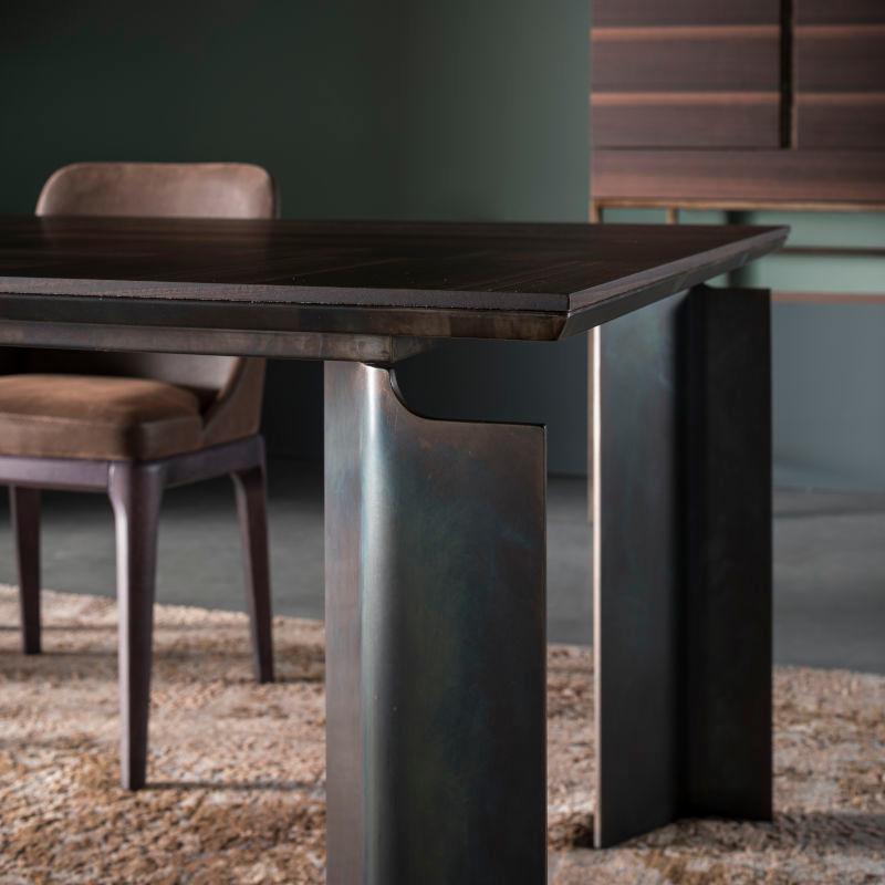 Zeitgenössischer von Studio Oxi Tisch Holzfurnier Tisch Holz Stahl (Moderne) im Angebot