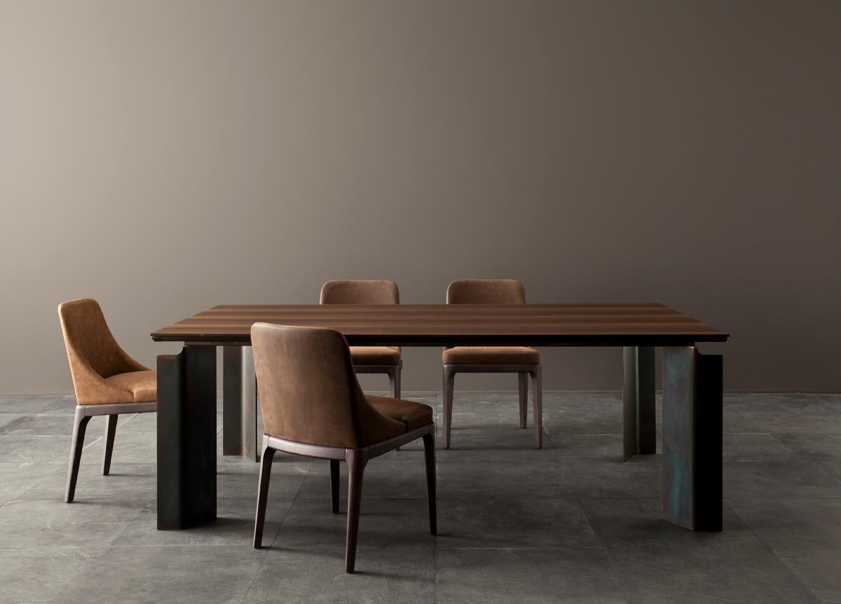 Zeitgenössischer von Studio Oxi Tisch Holzfurnier Tisch Holz Stahl (Intarsie) im Angebot