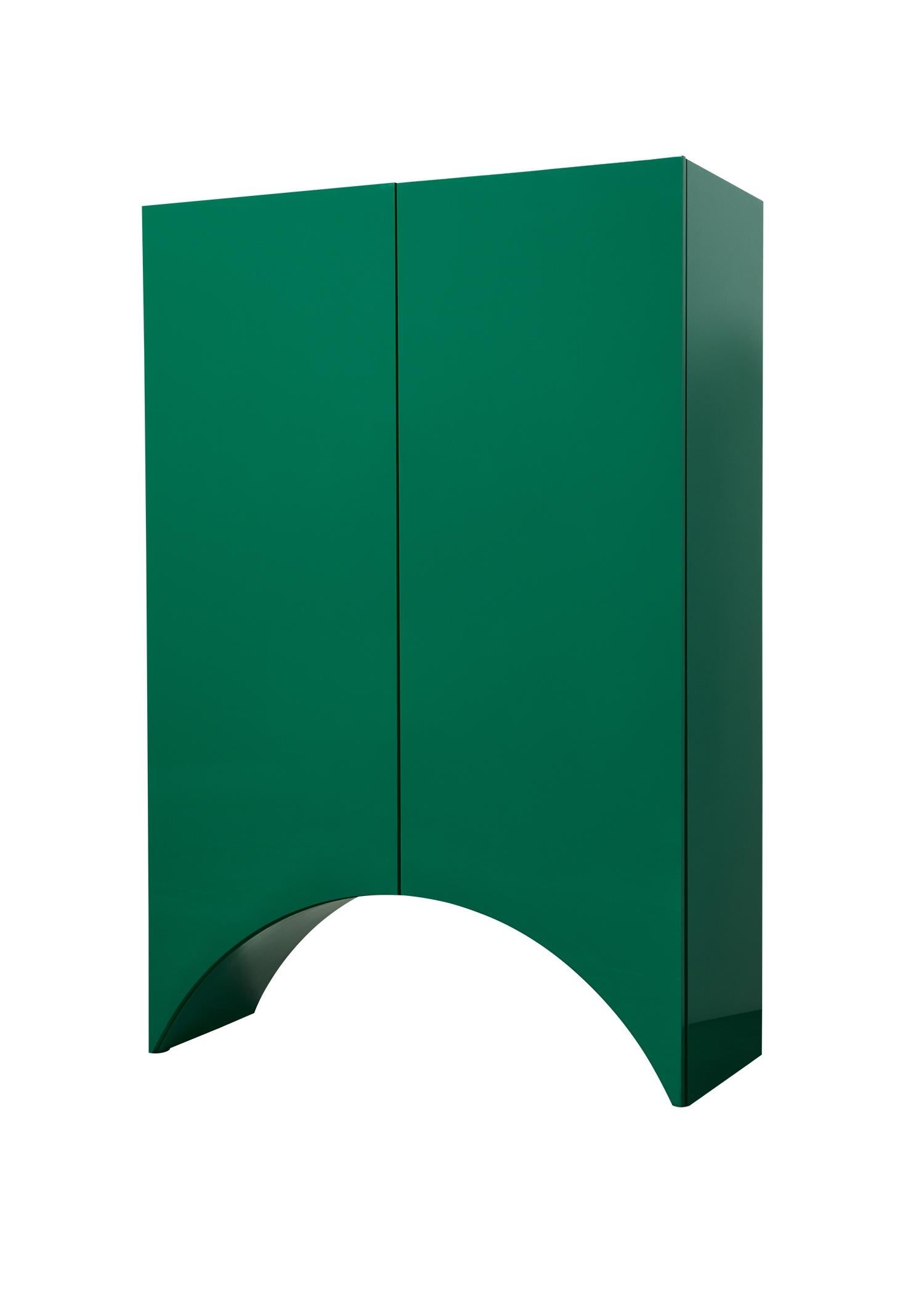 Kabinett 'Brücken' von Muller Van Severen, Groß, Bogen, Grün

Abmessungen: 
120 x 52 x 180 cm
47,2 x 20,5 x 70,9 in

Vorgestelltes Modell:
Brücken Bogen
Großes Format
Grüne Farbe
2 Beine

Bridges ist eine von Muller Van Severen entworfene
