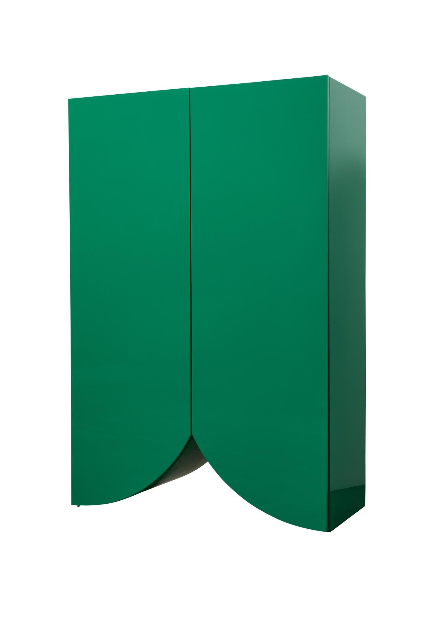 Kabinett 'Bridges' von Muller Van Severen, Groß, Vorhang, Grün

Abmessungen: 
120 x 52 x 180 cm
47,2 x 20,5 x 70,9 in

Vorgestelltes Modell:
Brücken Vorhang
Großes Format
Grüne Farbe
2 Beine

Bridges ist eine von Muller Van Severen entworfene