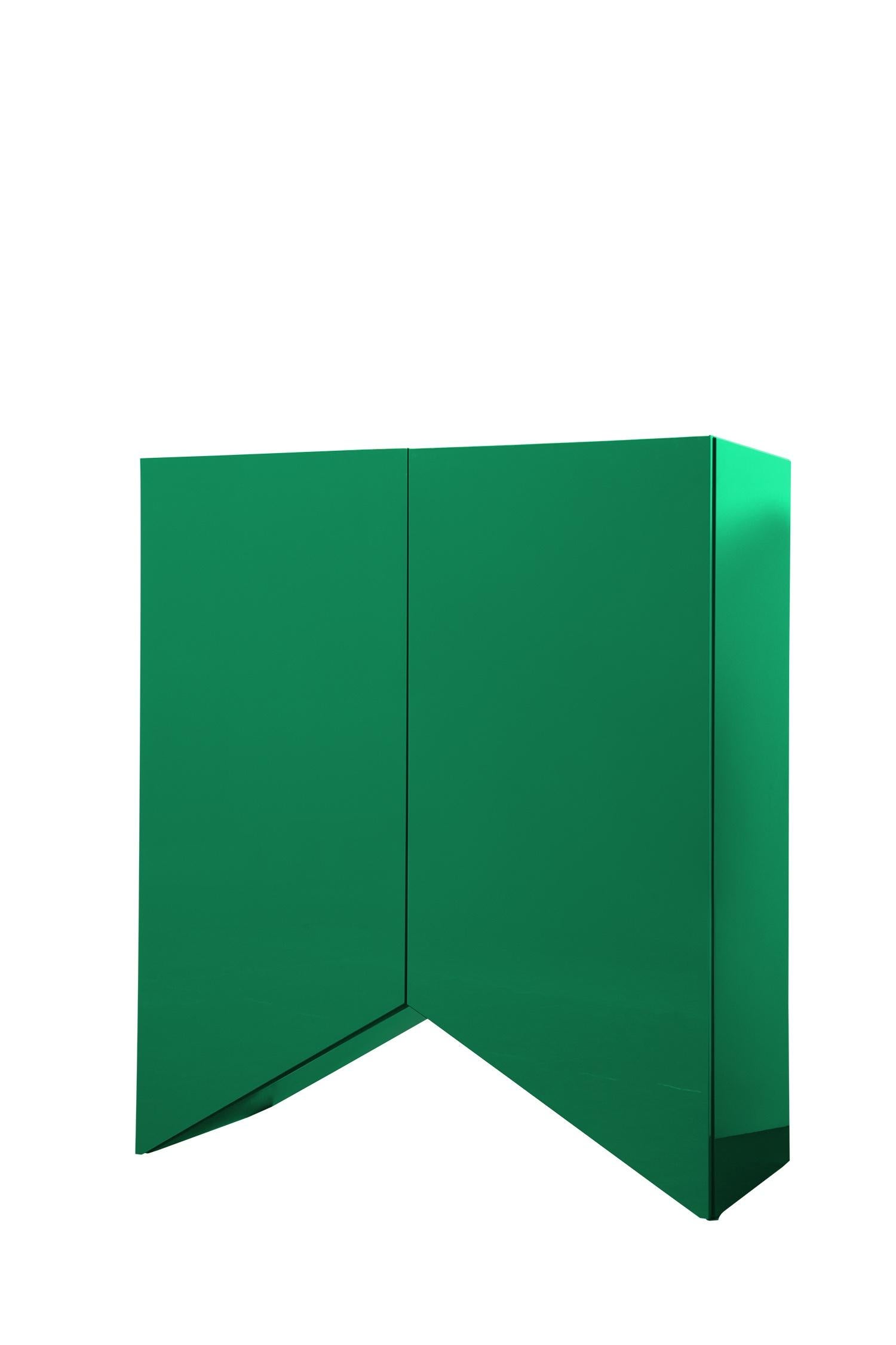 Cabinet 'Bridges' by Muller Van Severen, Medium, Green

Dimensions: 
120 x 52 x 140 cm
47,2 x 20,5 x 55,1 in

Model presented:
Bridges
Medium size
Green color
2 Legs

Bridges is a collection of cabinets designed by Muller Van Severen. MVS developed