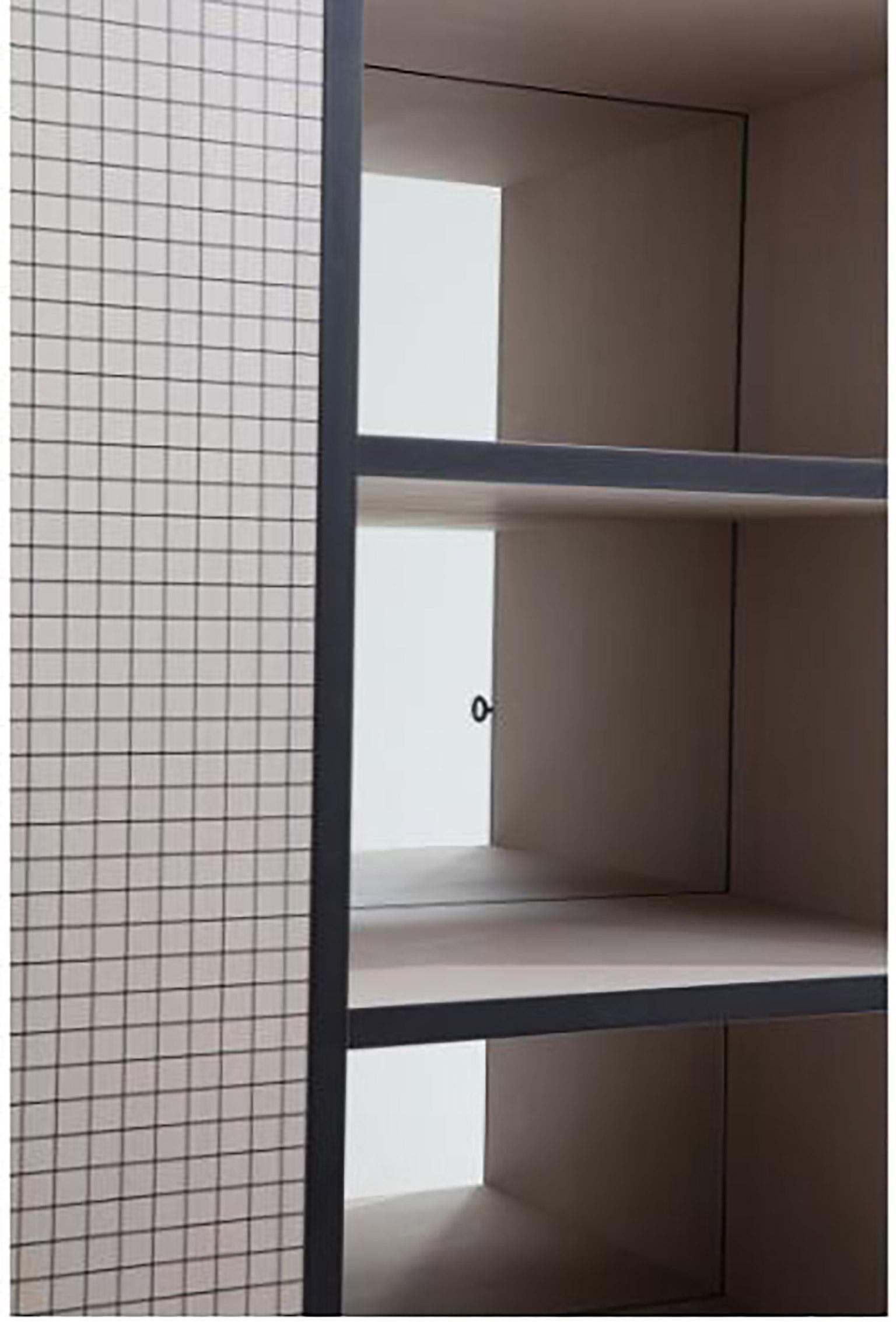 Peint Cabinet contemporain:: texture de surface à carreaux imprimés:: structure inspirée du Bauhaus en vente