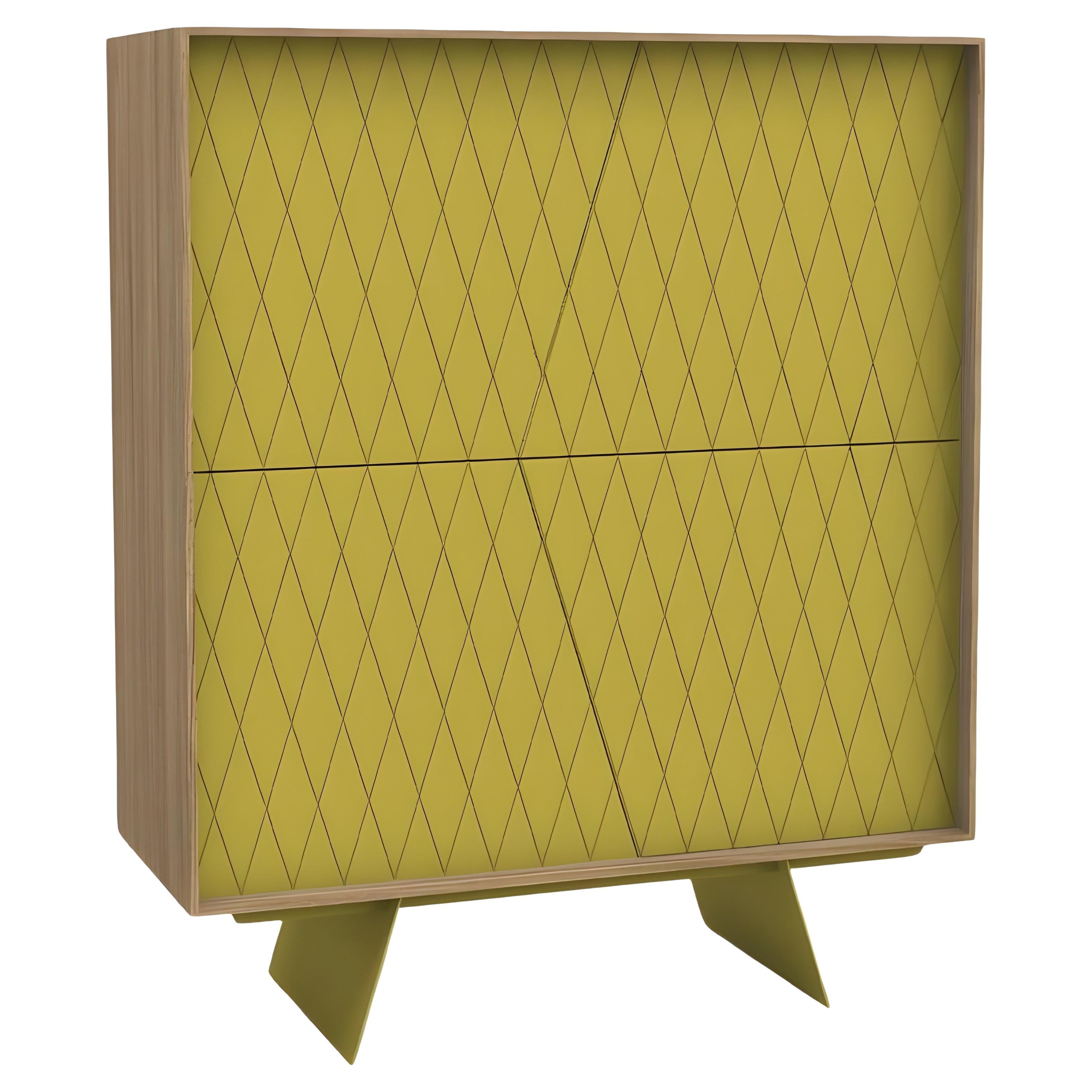 Mobile contemporaneo con struttura in Oak Light e base in metallo laccato