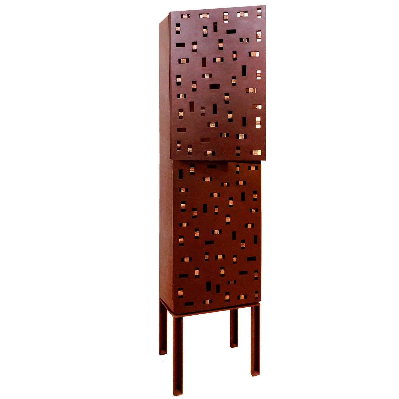 Contemporary Cabinet in Metal Inspired by Klimt's Paintings (Mexikanisch) im Angebot
