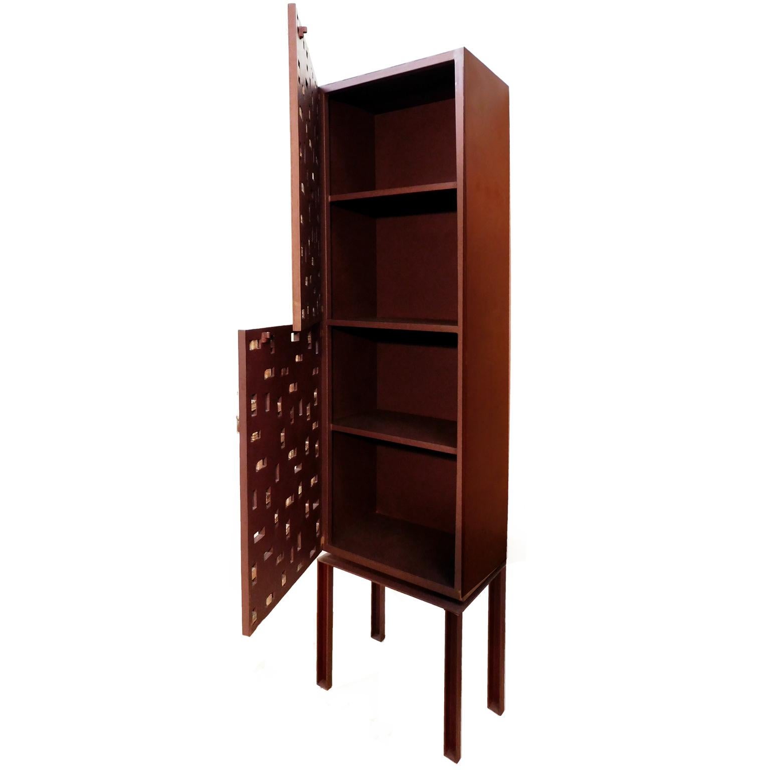 Contemporary Cabinet in Metal Inspired by Klimt's Paintings In New Condition For Sale In Mexico City, MX