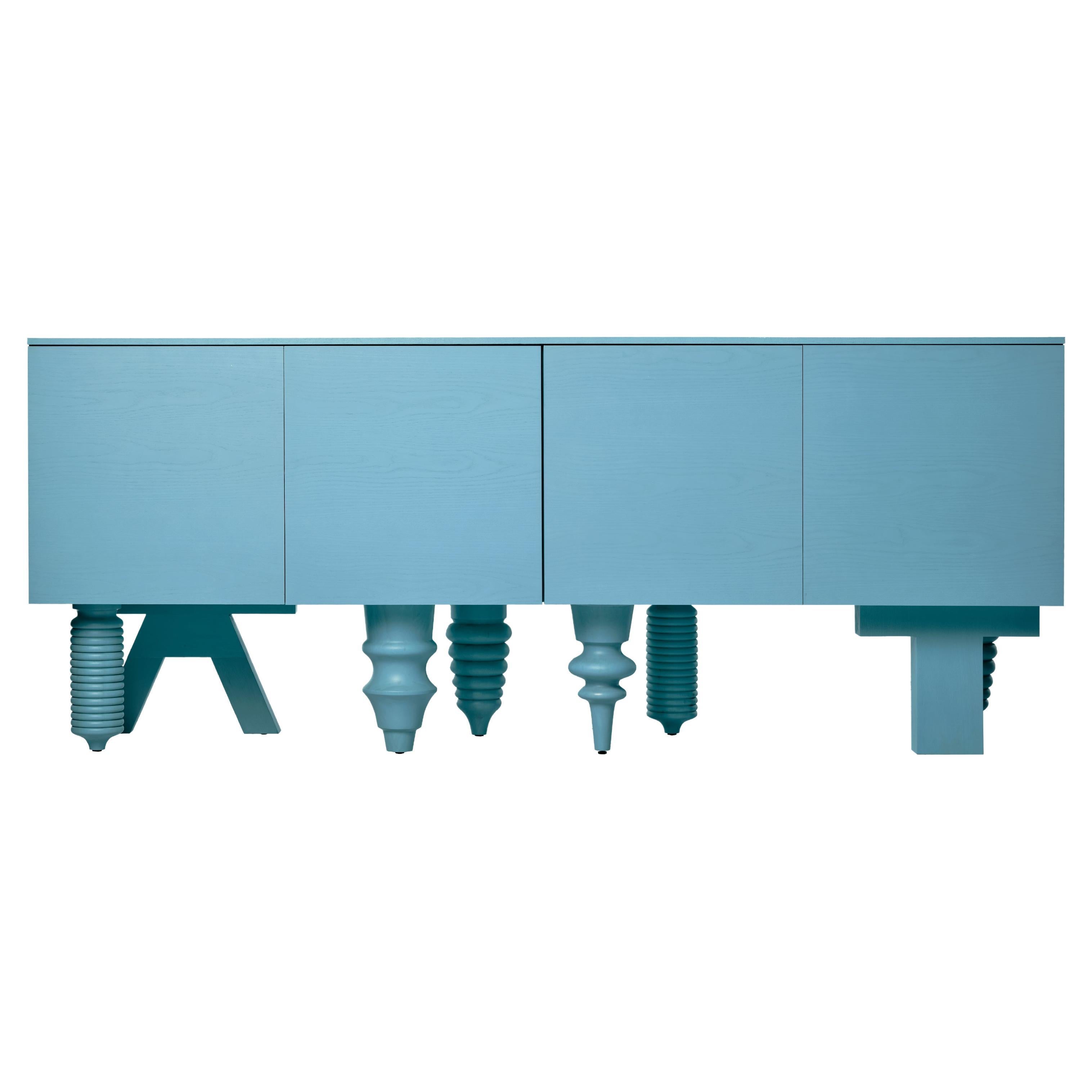 Cabinet contemporain 'Multileg' de Jaime Hayon, plateau en frêne, bleu, 200 cm