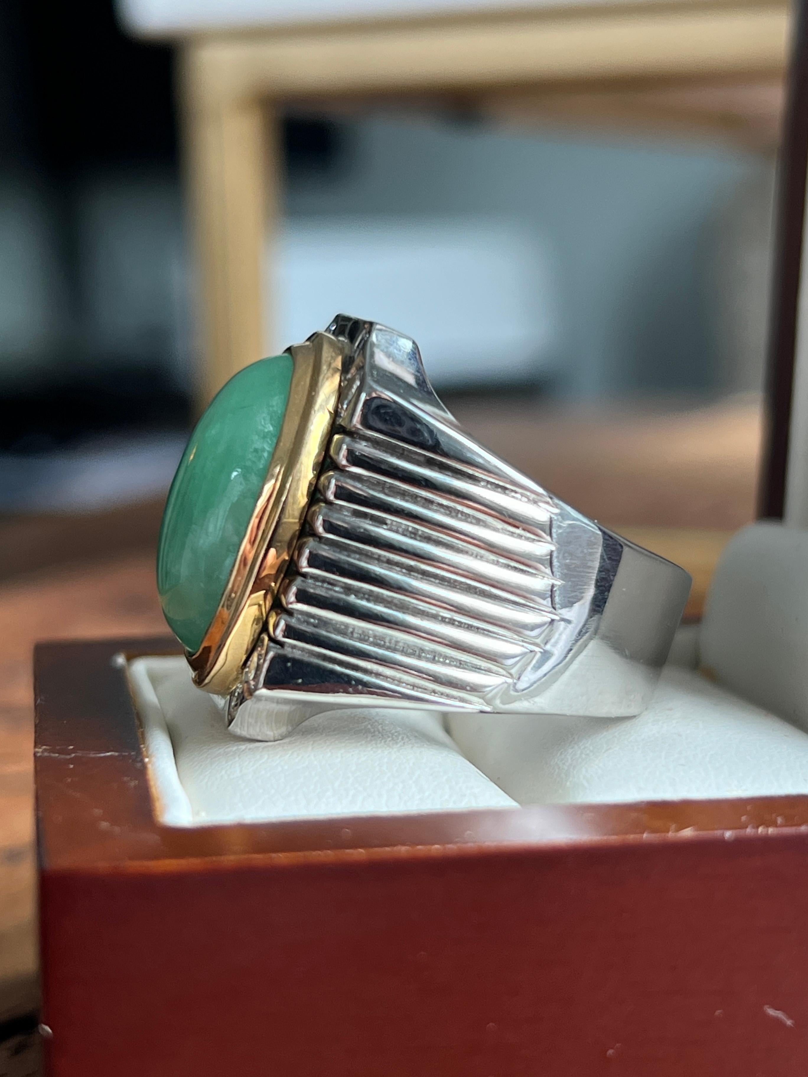 Contemporary Cabochon Jadeite Platinum and 18k Yellow Gold Men's Statement Ring In Good Condition In Towson, MD