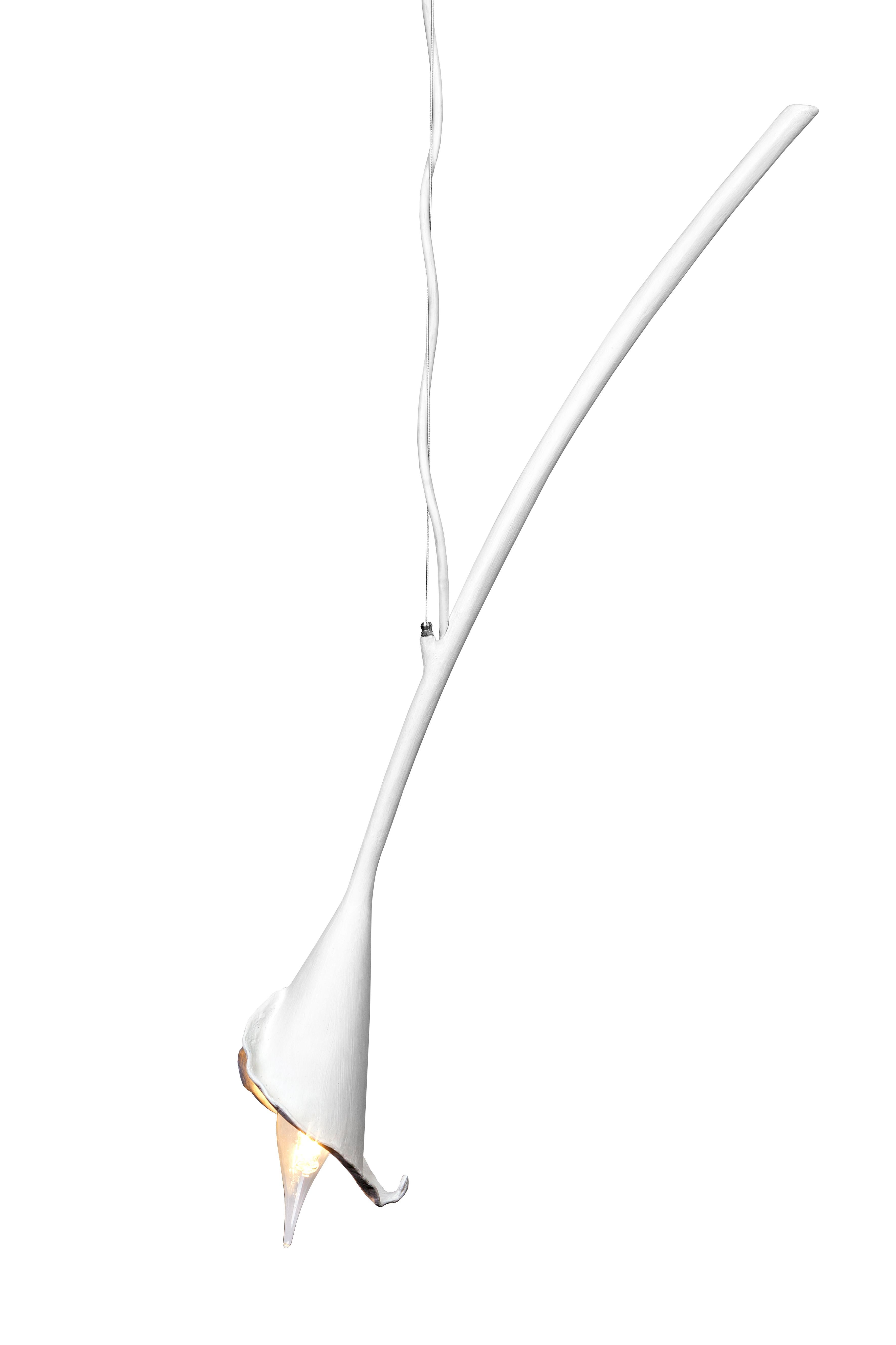 Forgiato Lampada Calla Lily contemporanea in gesso nero di Benediko, Singola in vendita