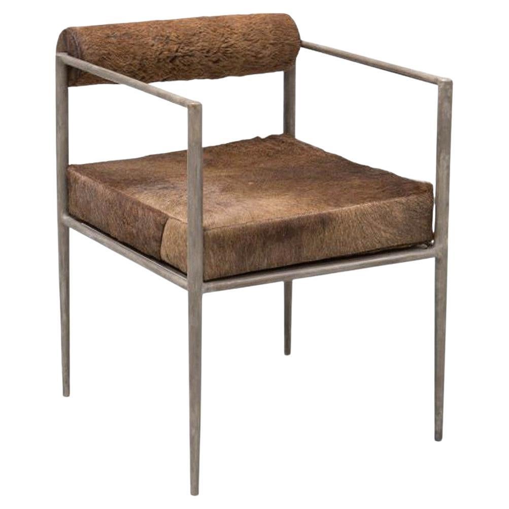Chaise contemporaine camel rembourrée, chaise carrée Alchemy de Rick Owens