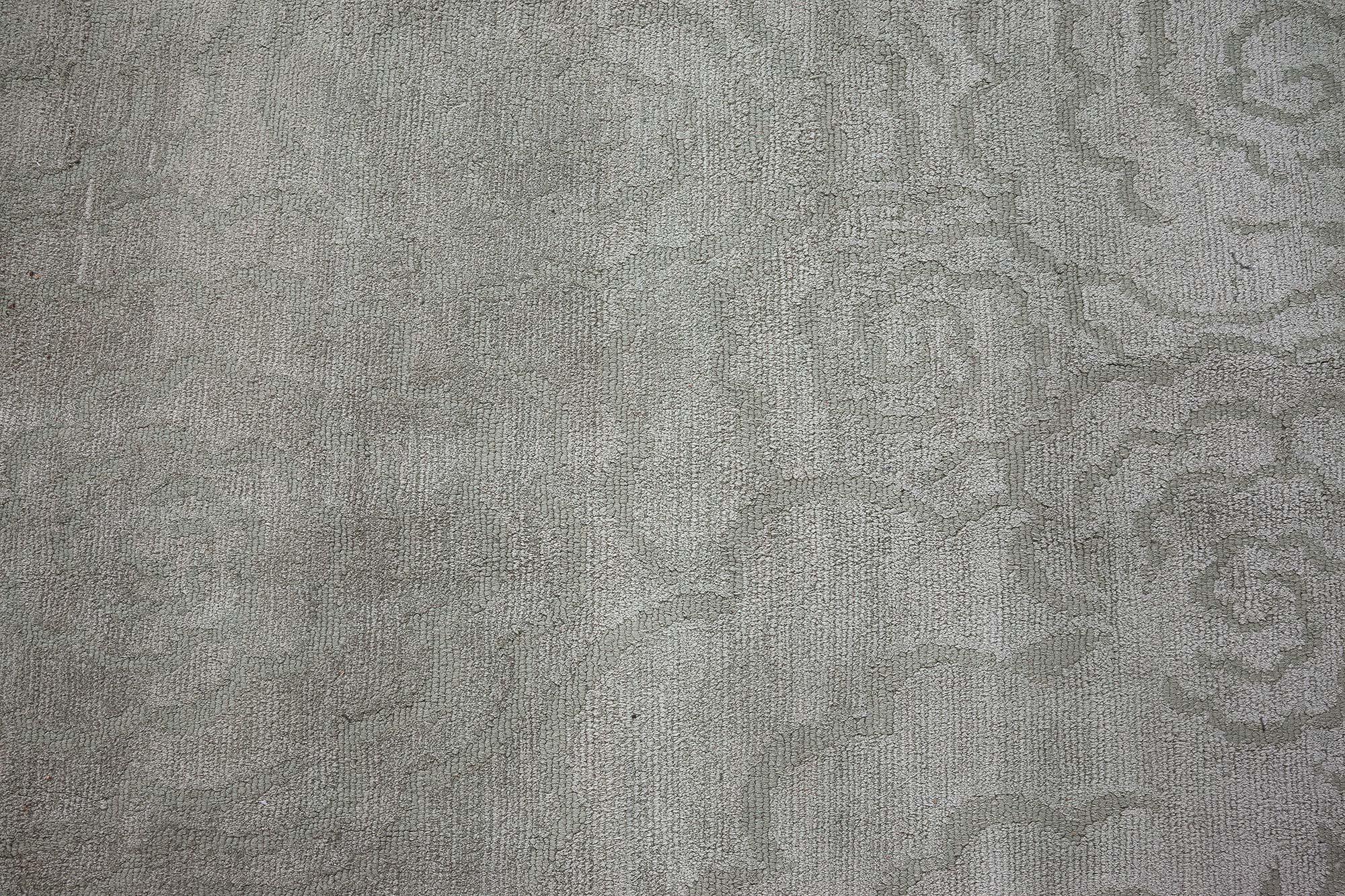 Noué à la main Tapis de soie contemporain en vert Camelia fait à la main par Doris Leslie Blau en vente