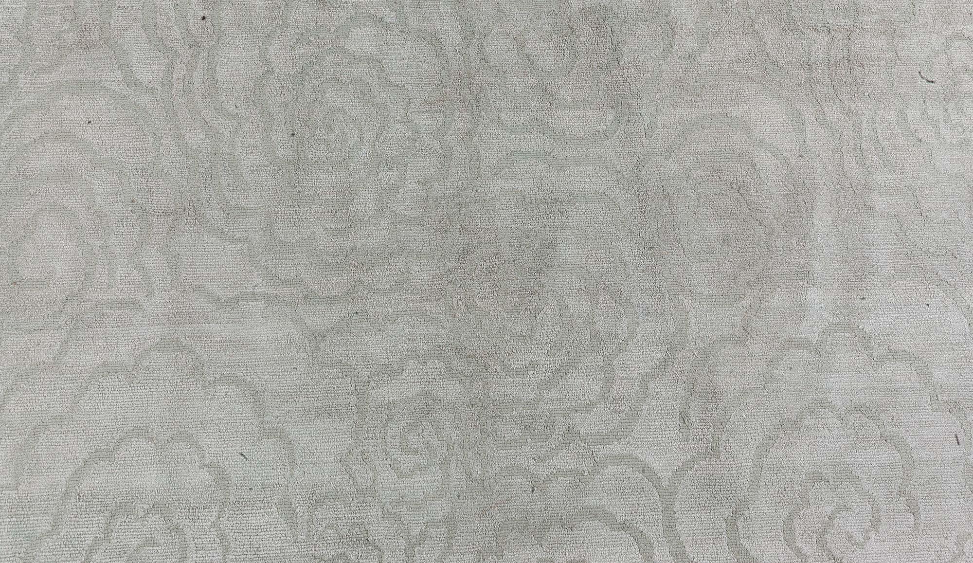 XXIe siècle et contemporain Tapis de soie contemporain en vert Camelia fait à la main par Doris Leslie Blau en vente