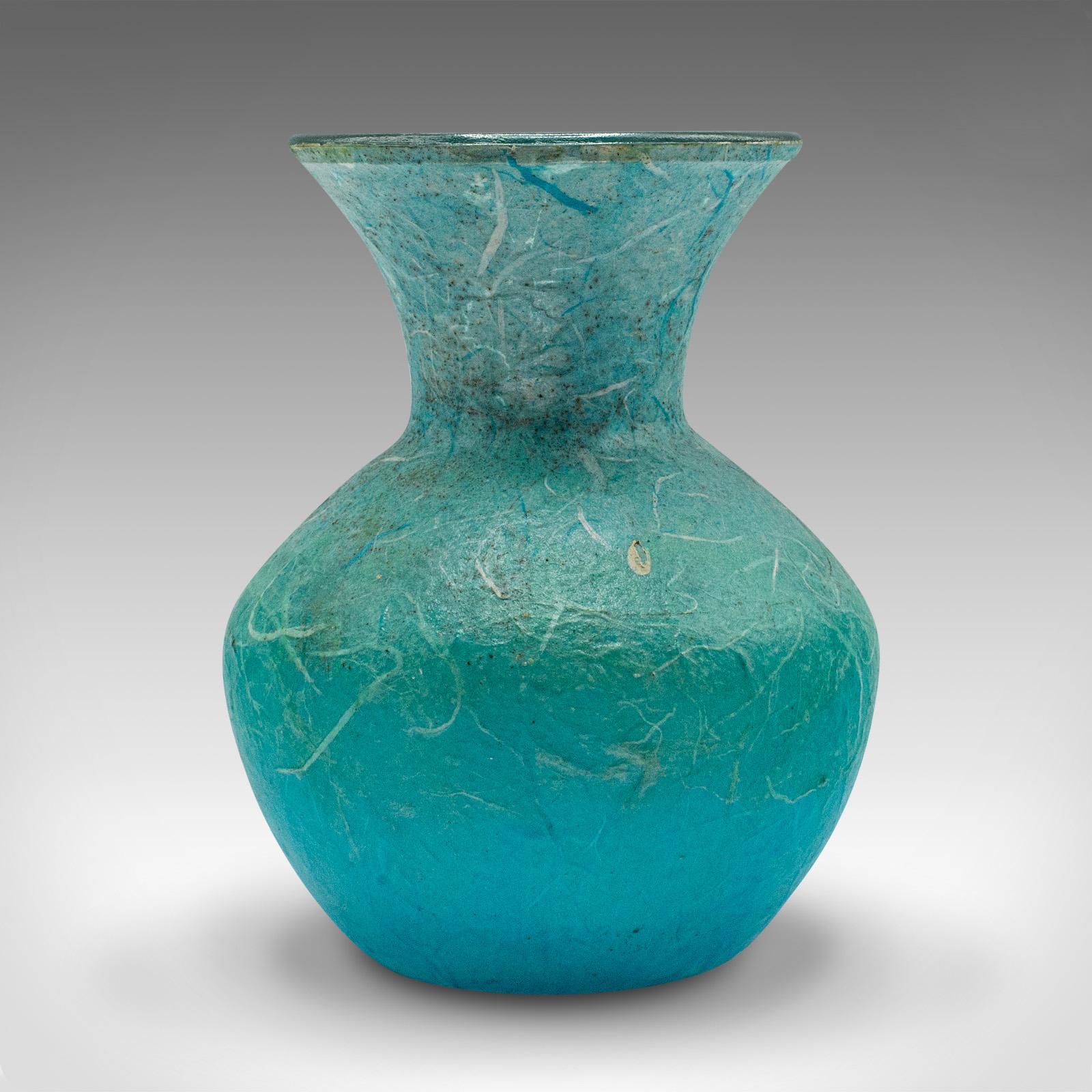 Britannico Portacandele contemporaneo, inglese, vetro artistico, seta di paglia, votivo, vaso a forma di posy in vendita