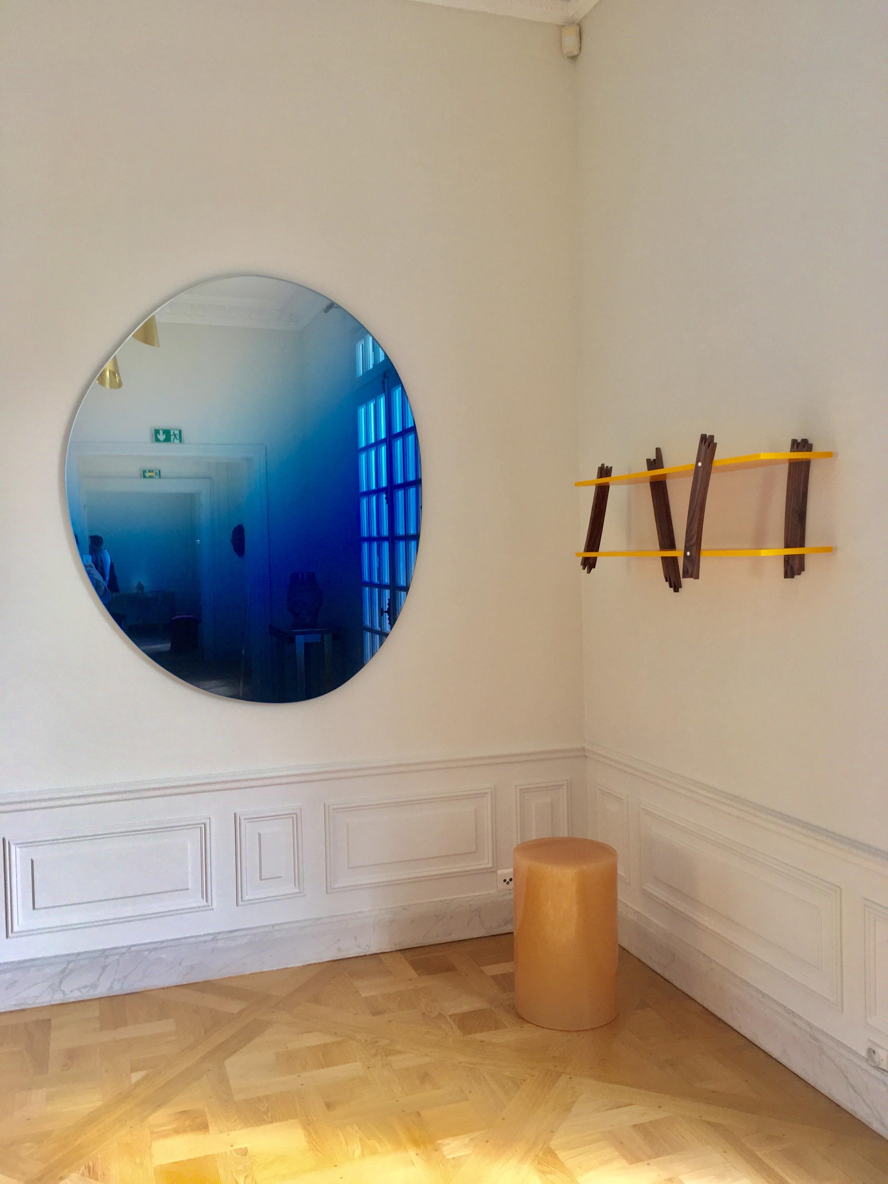 Contemporary candy säulenhocker / beistelltisch by Sabine Marcelis, Kunstharz poliert (Niederländisch) im Angebot