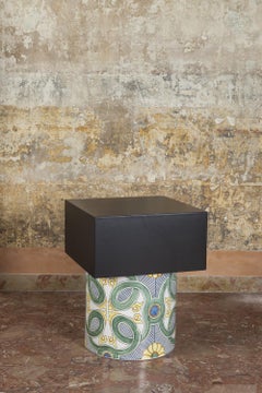 Contemporary Capitello Seat