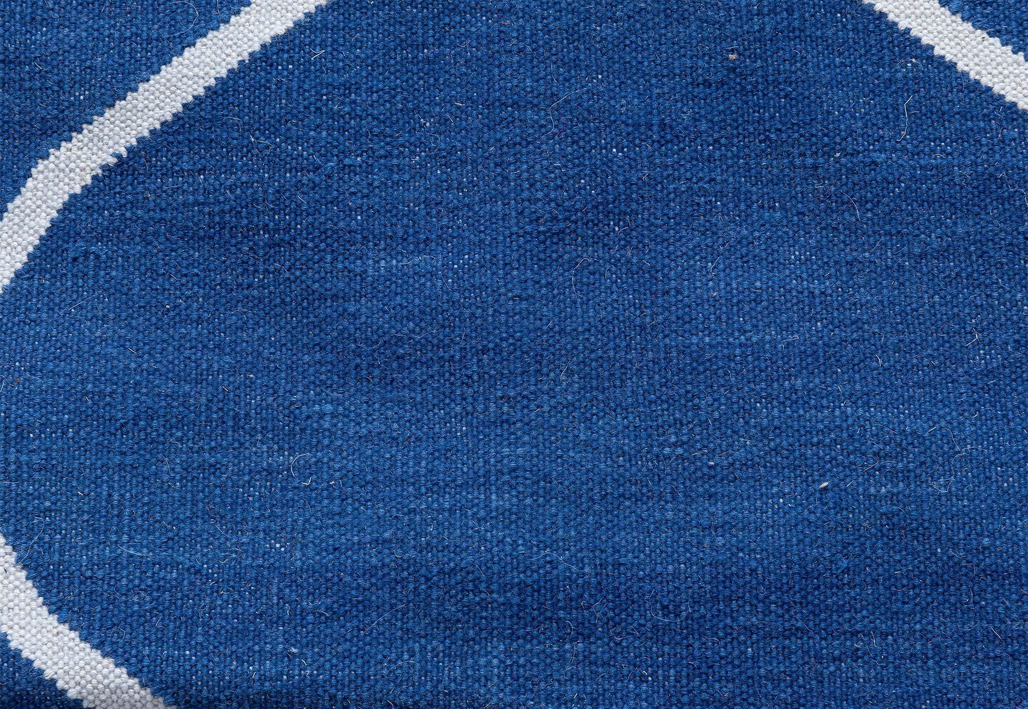 Zeitgenössischer, handgefertigter, indischer Dhurrie-Teppich von Doris Leslie Blau (Handgewebt) im Angebot