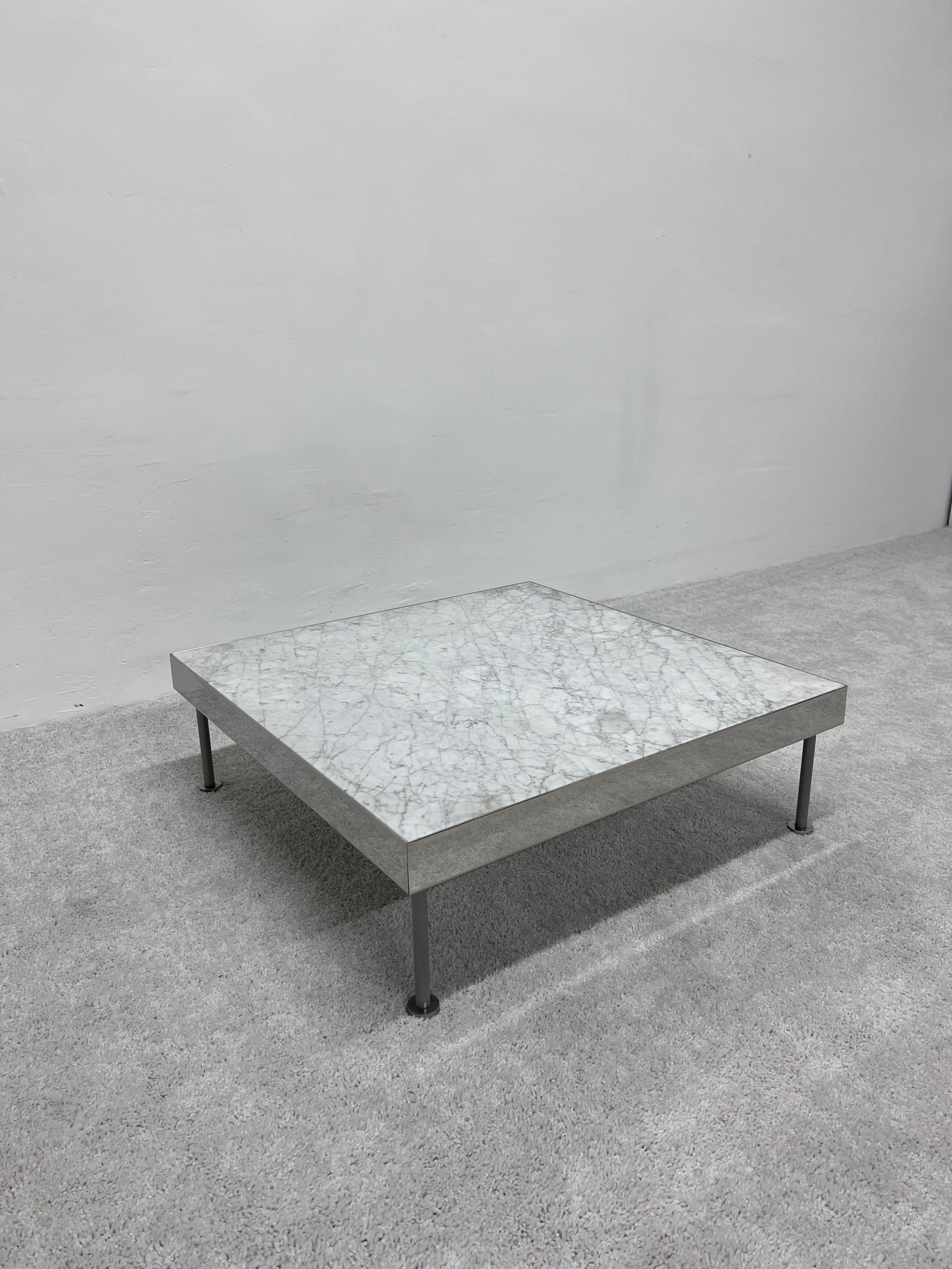 Post-Modern Contemporary Carrara Marble and Polished Steel Low Coffee Table, 1980s For Sale