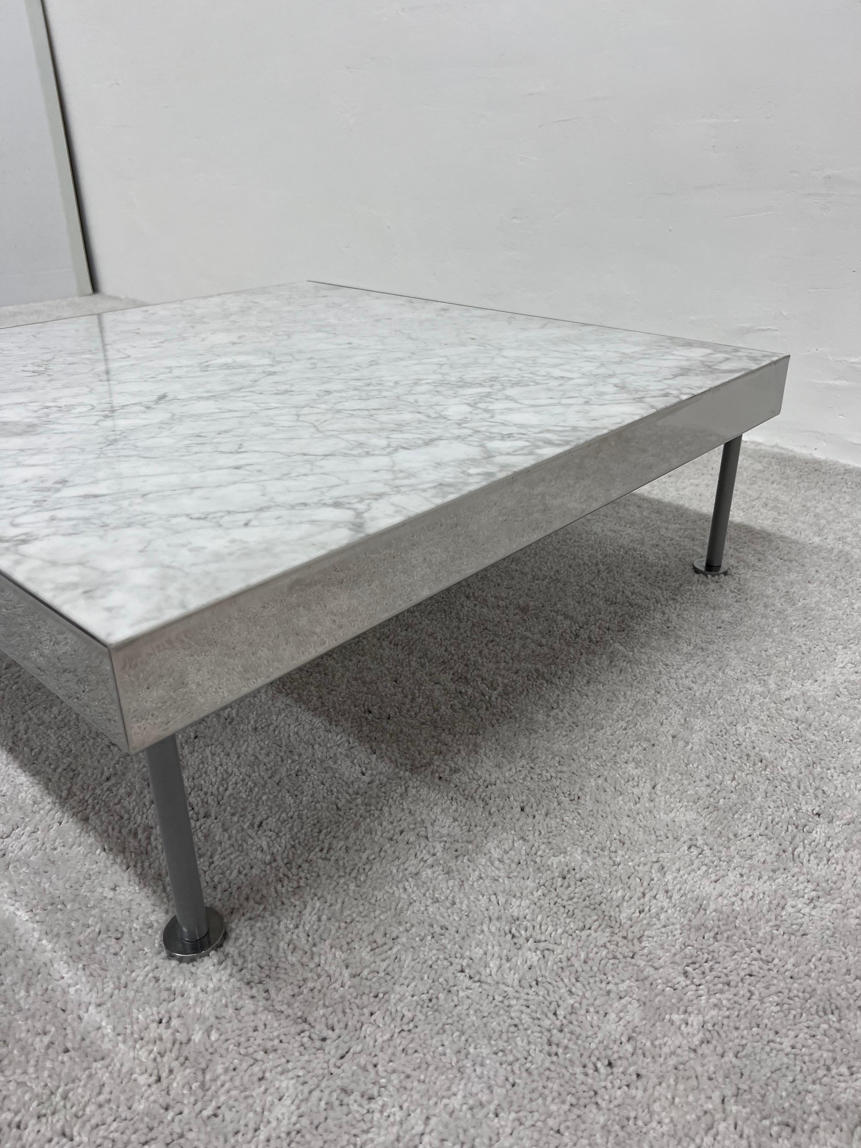Contemporary Carrara Marble and Polished Steel Low Coffee Table, 1980s For Sale 1