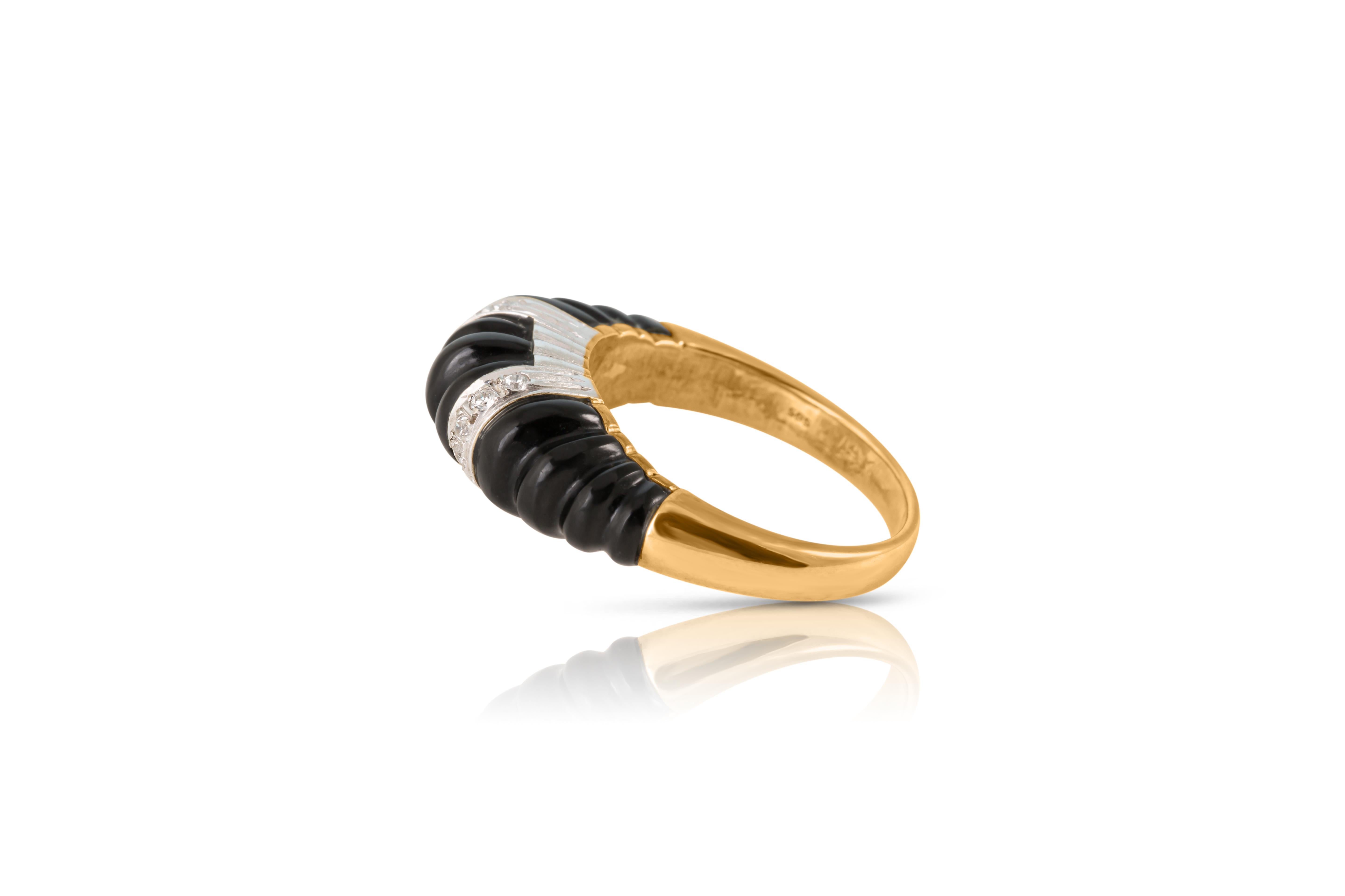 Brilliant Cut Carved Black Onyx Dome Ring In 14ct Gold With Diamonds For Sale