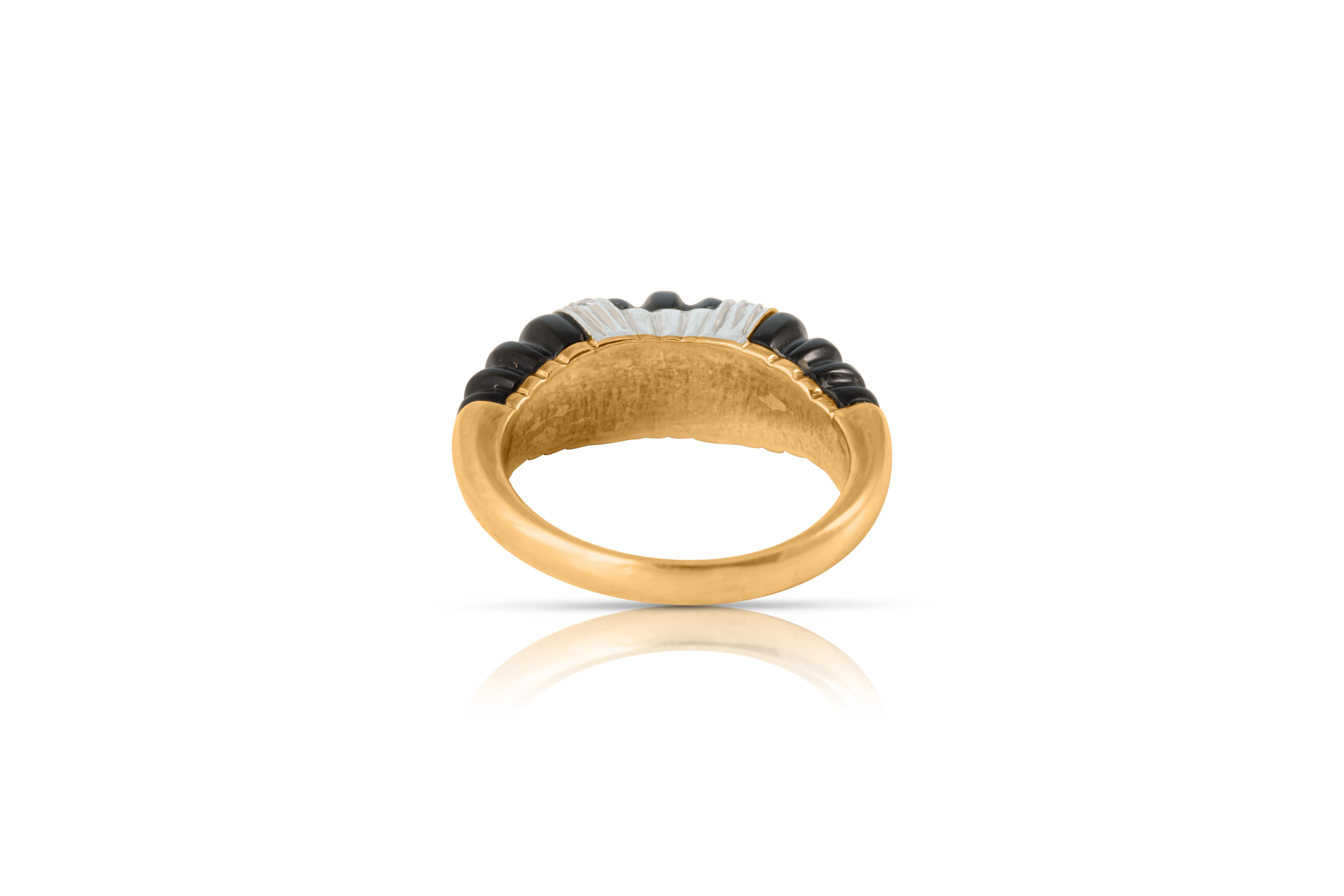 Carved Black Onyx Dome Ring In 14ct Gold With Diamonds In Good Condition For Sale In Dubai, DU