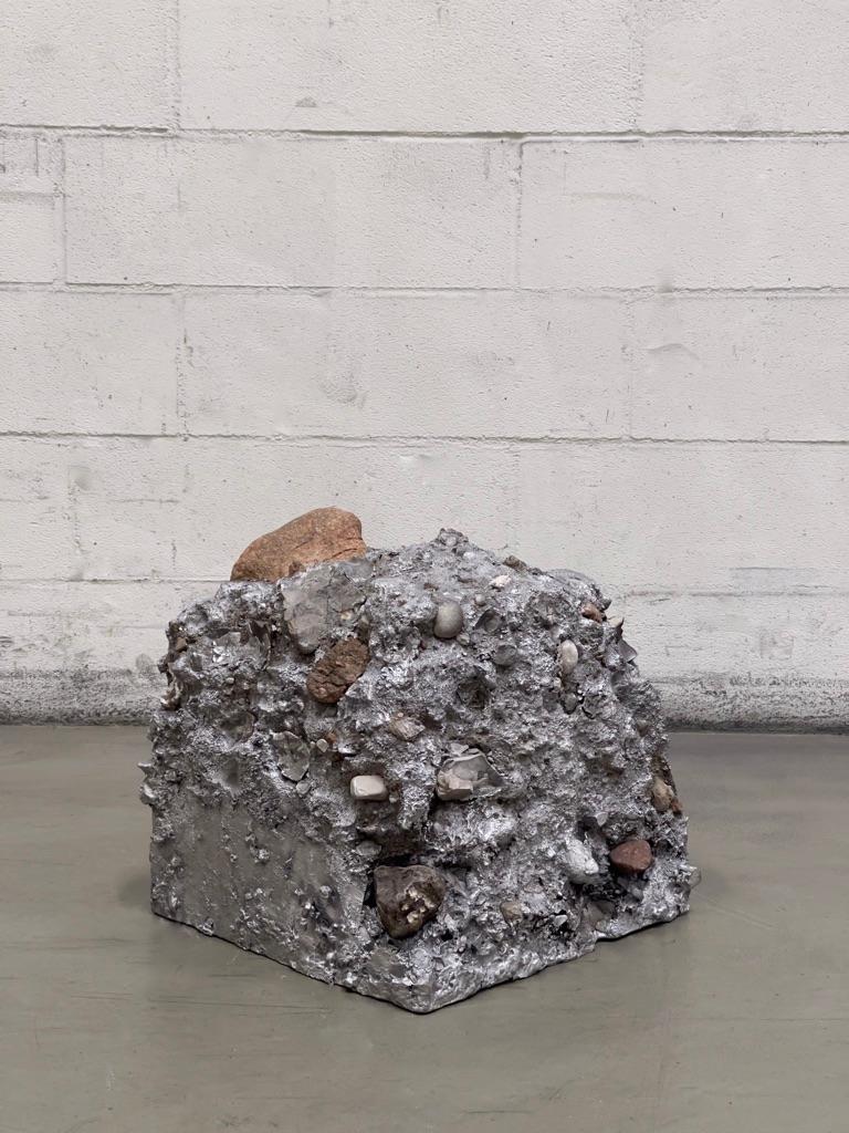 Zeitgenssische Skulptur aus Aluminiumguss der dnischen Knstlerin Marianne Hesselbjerg (21. Jahrhundert und zeitgenössisch) im Angebot