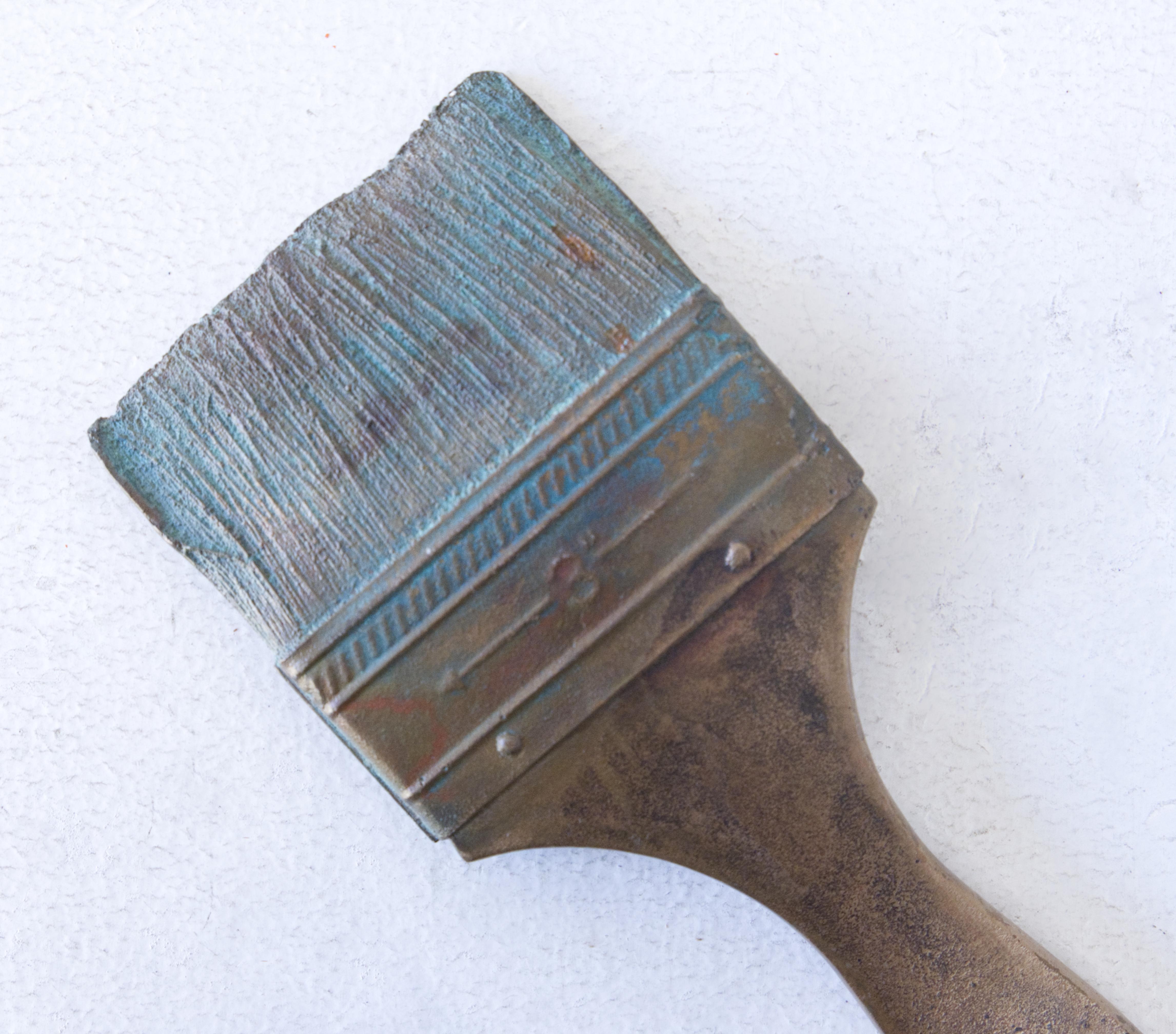 Moderno Scultura contemporanea in bronzo fuso 'Brushes of the Artist #6' di Charles Splady in vendita