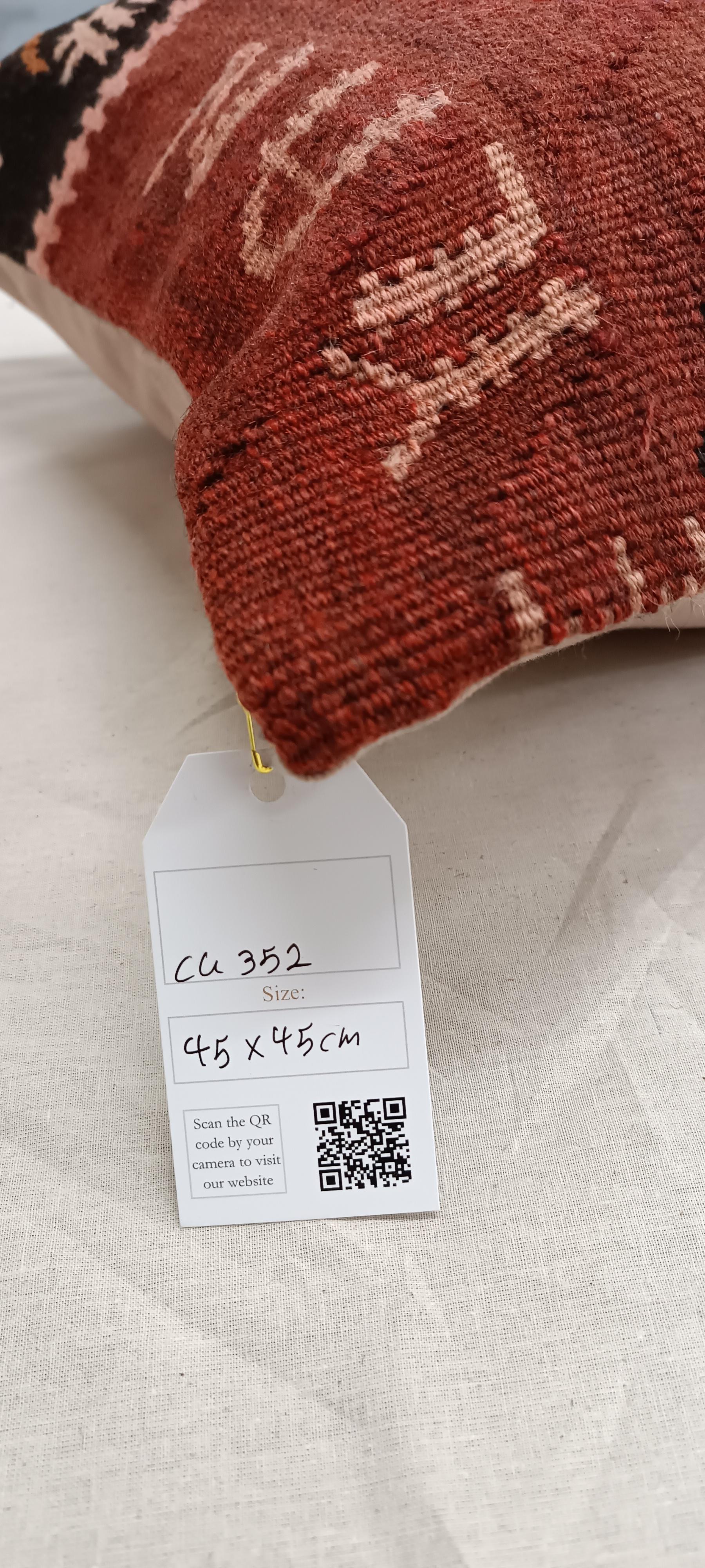 Zeitgenössische zentrale türkische Kilim Kissenbezug Multicolor Tribal Zickzack Wolle (Stoff) im Angebot