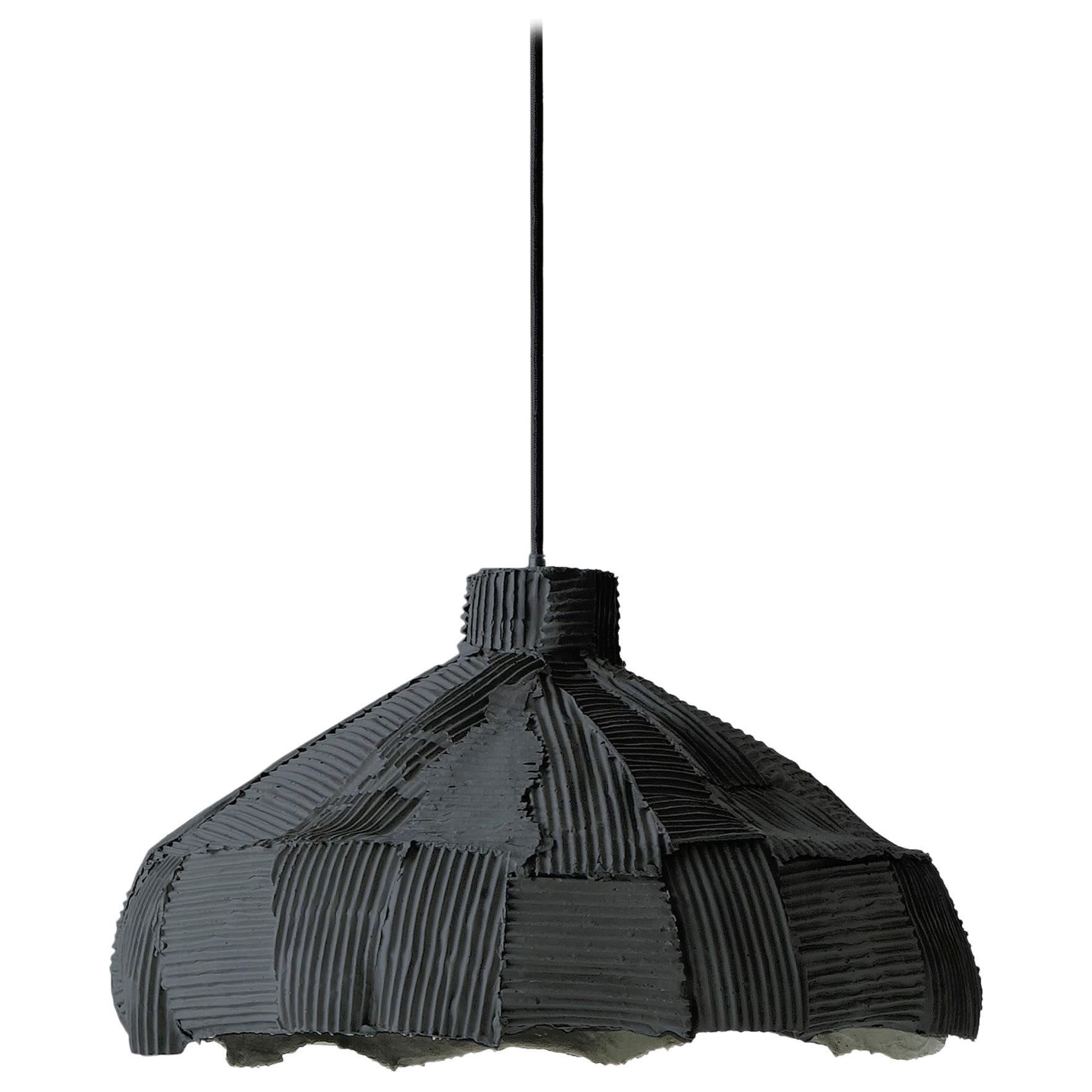 Zeitgenössische Anemone-Lampe aus Keramik mit schwarzer Cartoccio-Textur im Angebot