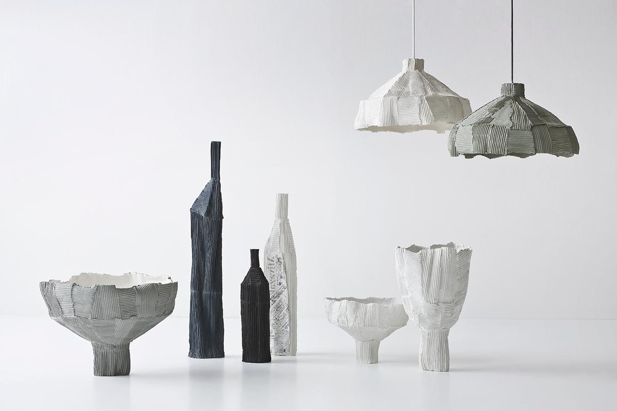Modern Contemporary Ceramic Anemone Lamp Cartoccio Texture White and Gold Inside For Sale