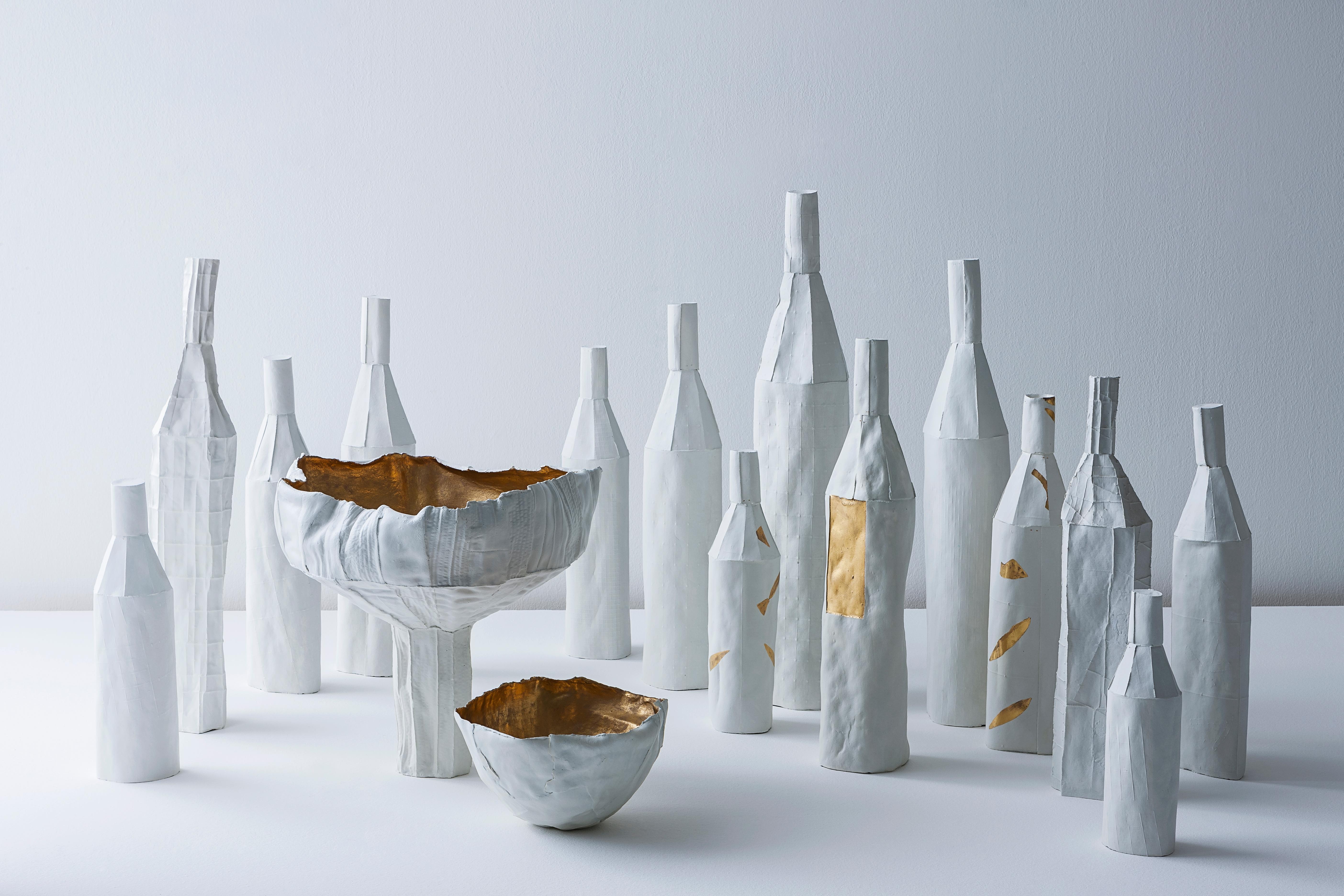 Italian Contemporary Ceramic Anemone Small Footed Bowl Cartoccio Texture White and Gold  For Sale
