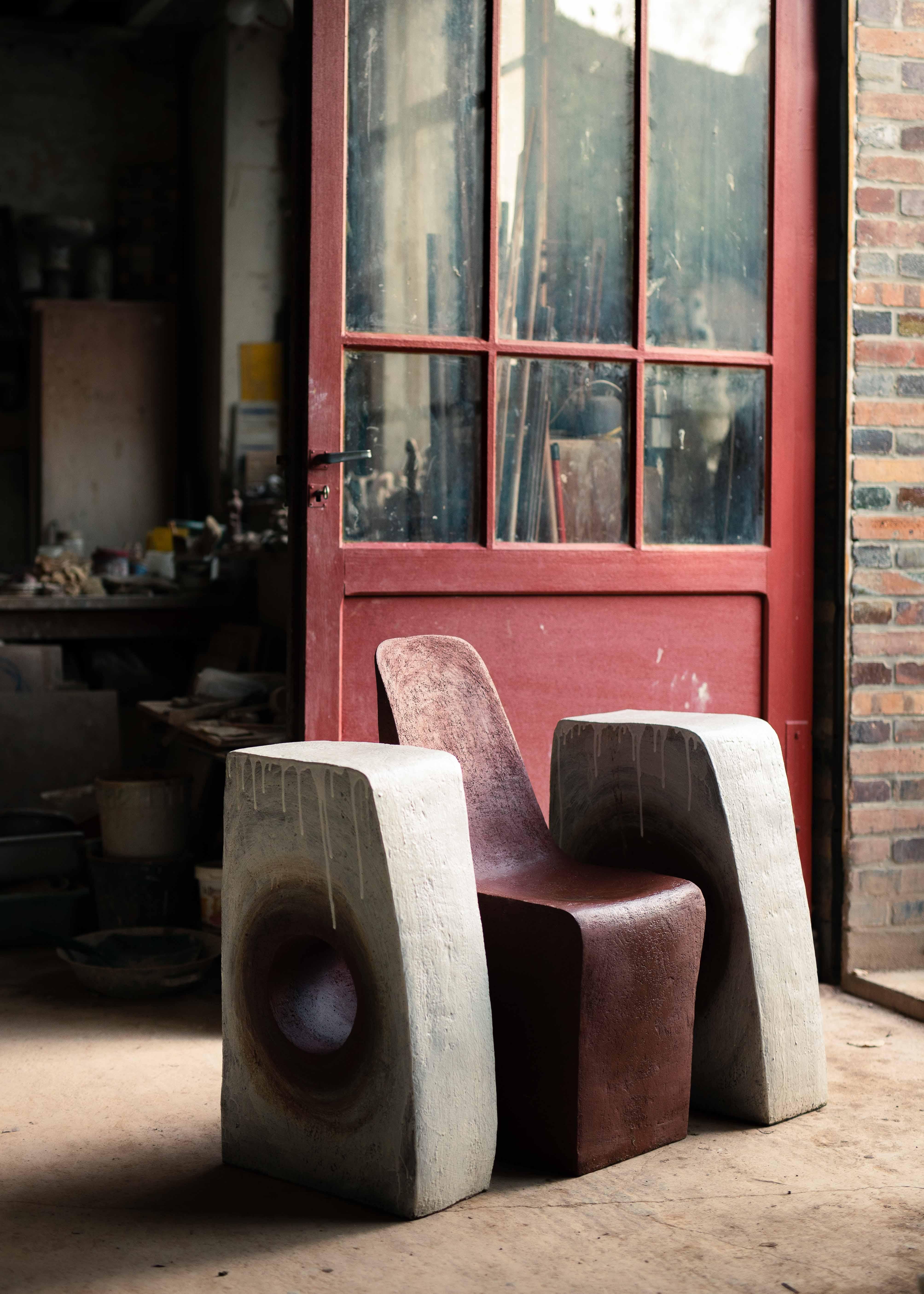 Fauteuil Aztèque by Agnès Debizet
Material: stoneware, porcelain
Dimensions: H 83 x W 110 x D 63 cm
Type: one-of-a-kind
Year: 2023

The Aztèque Armchair invites the viewer to examine the enduring fascination with the familiar and the unusual.