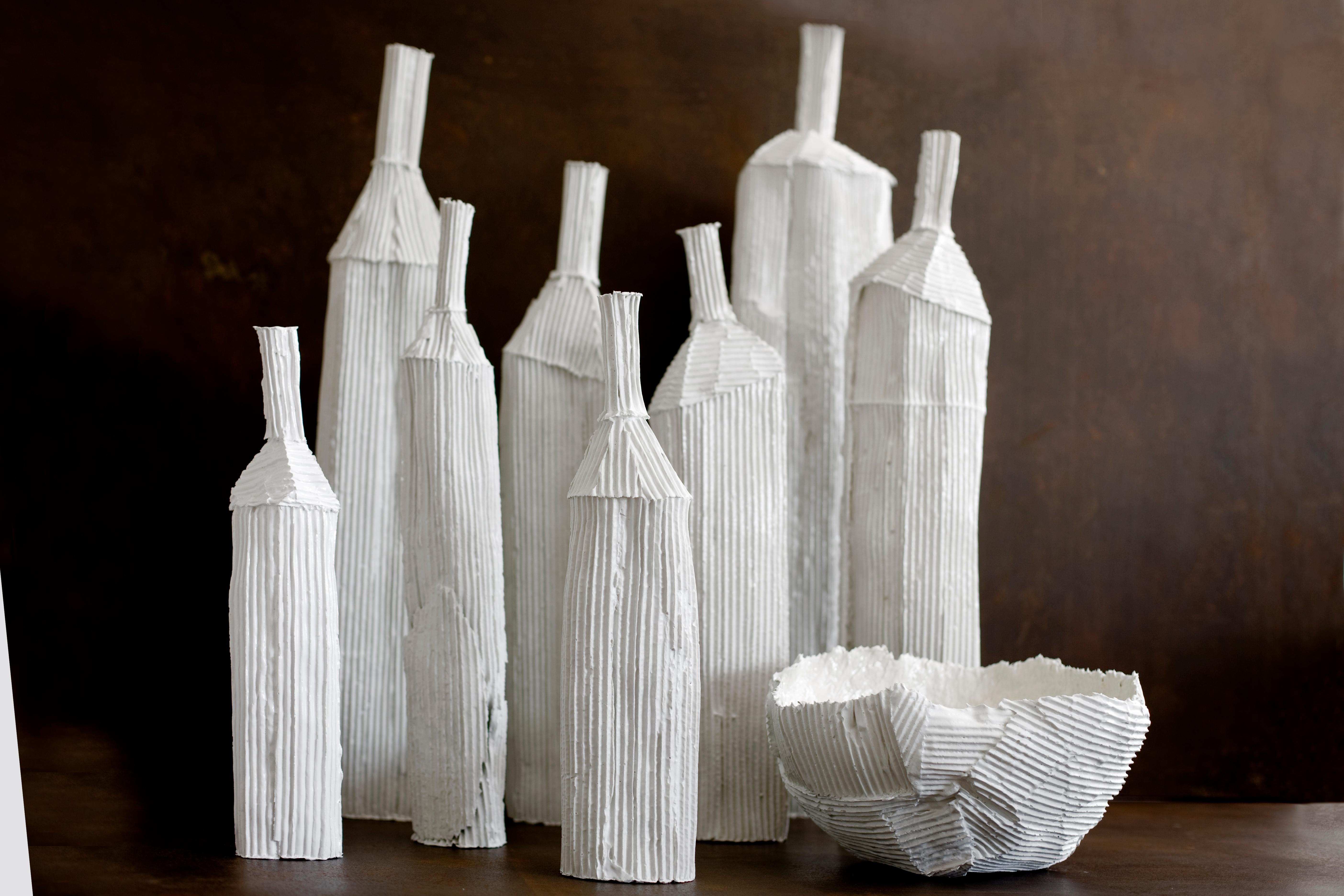 Contemporary Ceramic Cartocci Texture White Dekorative Flasche (Moderne) im Angebot