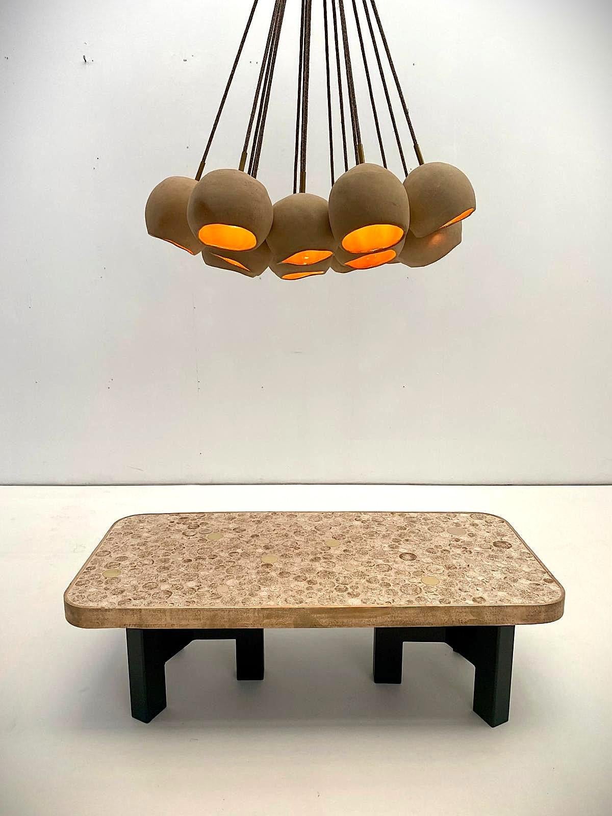 Contemporary ceramic coffee table by Aliette Vliers 1