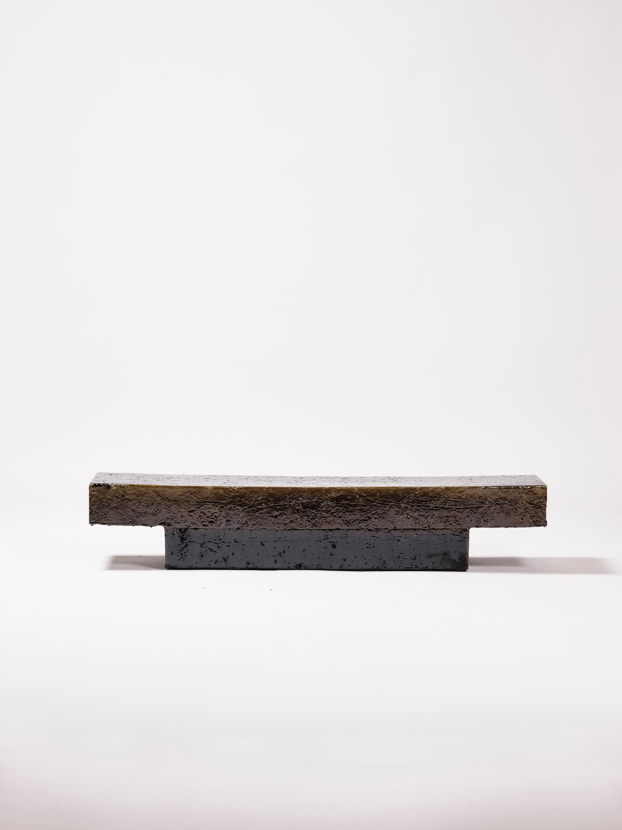 Espagnol Table basse contemporaine en céramique banc moderne Grès émaillé Vert foncé Brown en vente