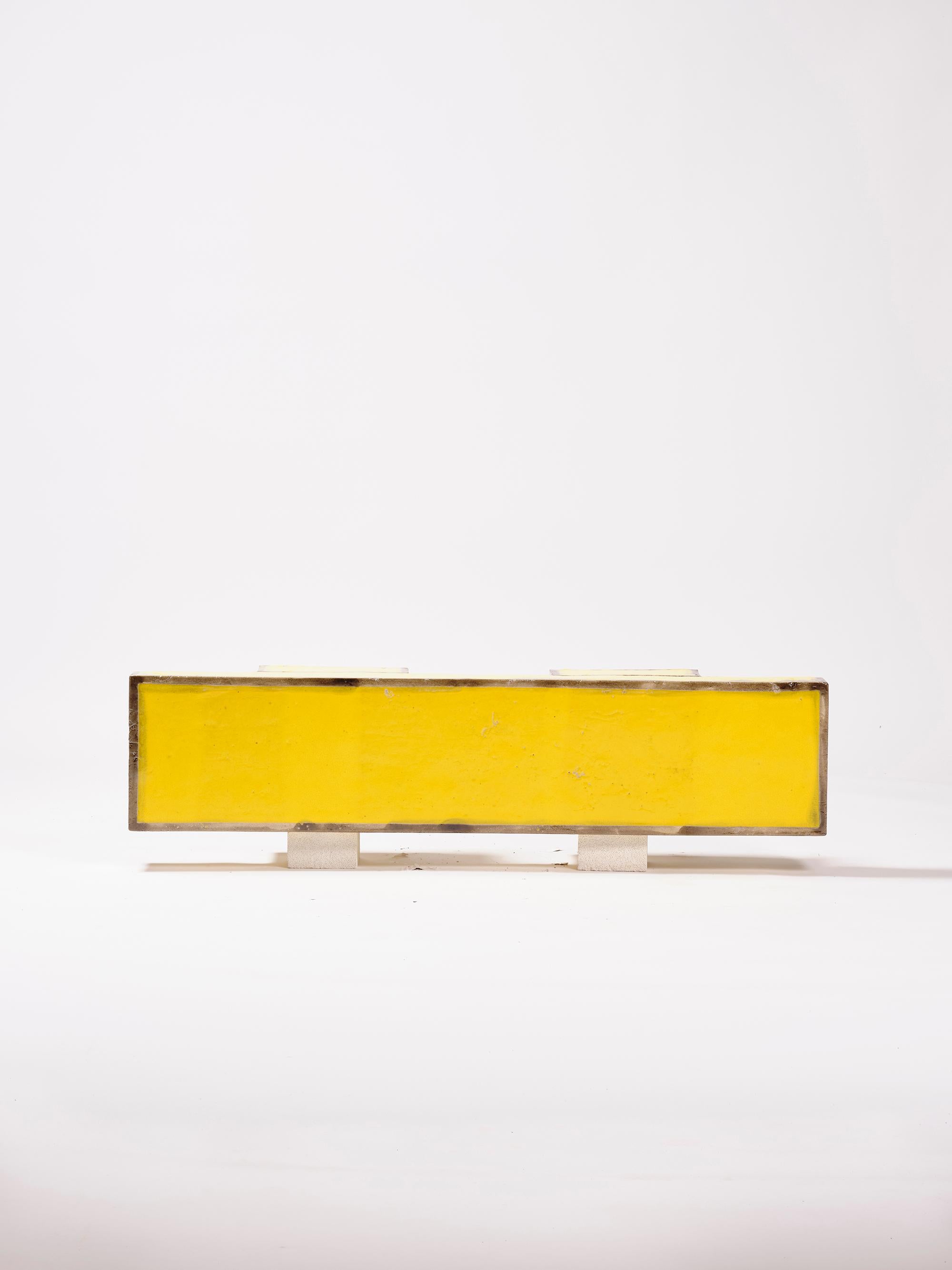 Banc de table basse moderne en céramique contemporaine émaillée grès jaune et noir en vente 2