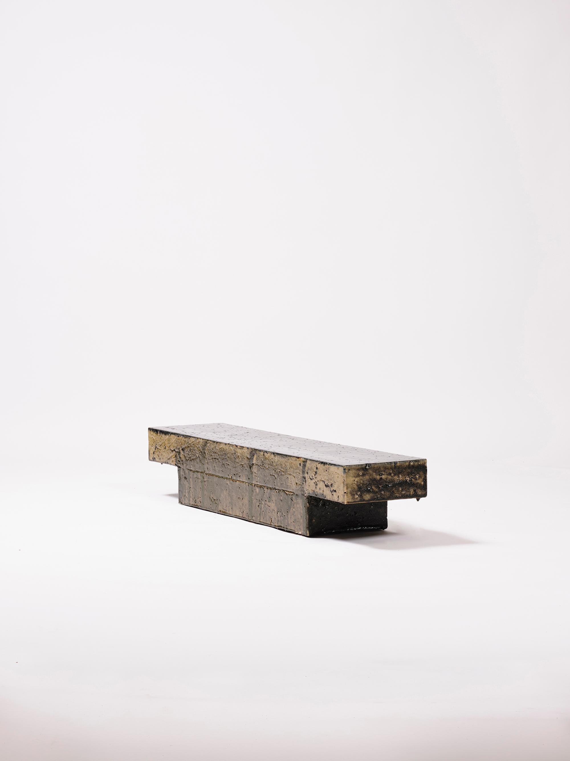 Émaillé Table basse contemporaine en céramique banc Grès émaillé jaune vert oxyde de fer en vente