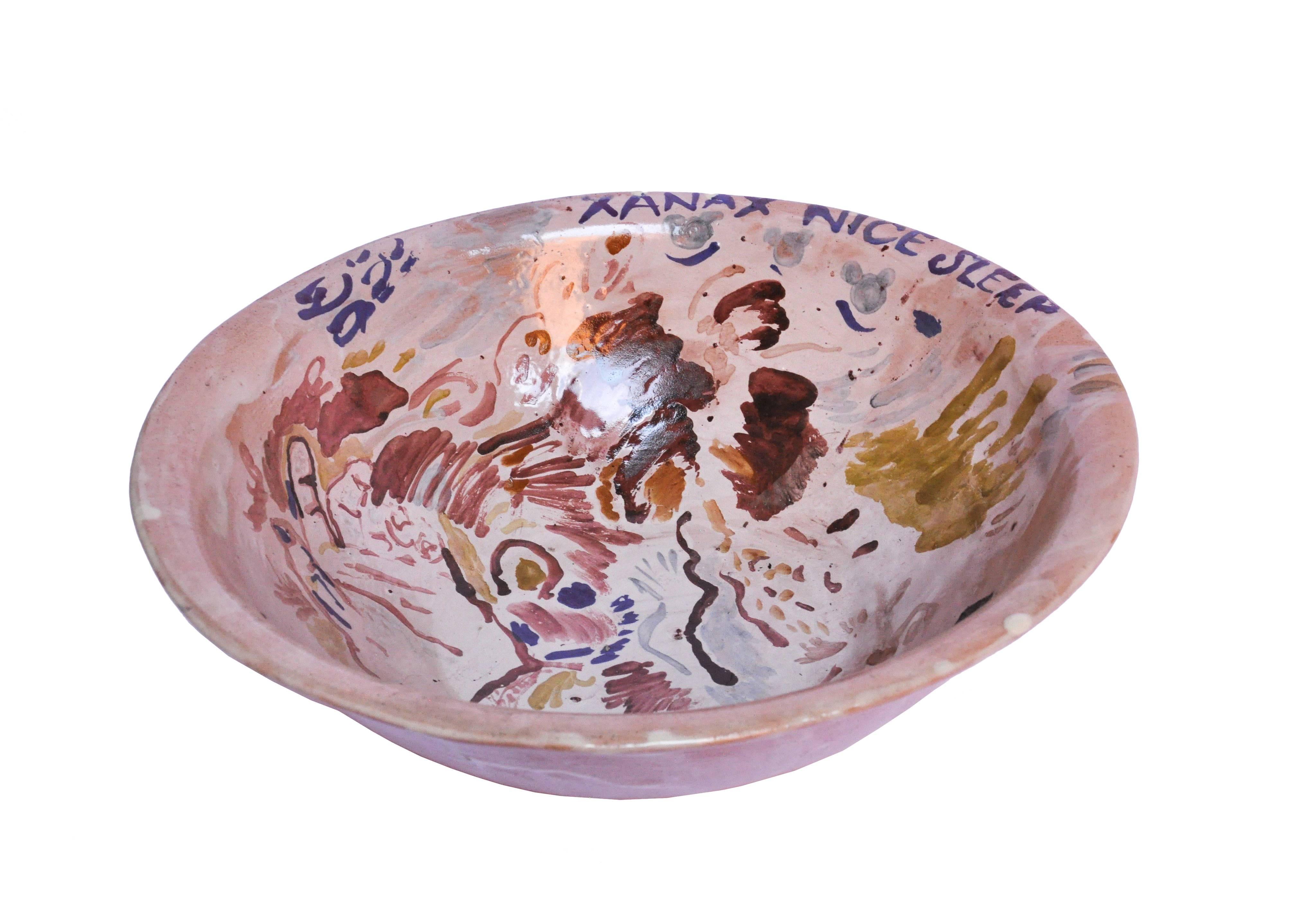 Zeitgenössische farbenfrohe Keramikschale Majolika Keramik handgefertigt Ton (Glasiert) im Angebot