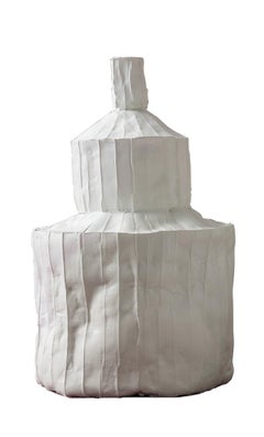 Contemporary Ceramic Fide Liscia Texture White Decorative Bottle