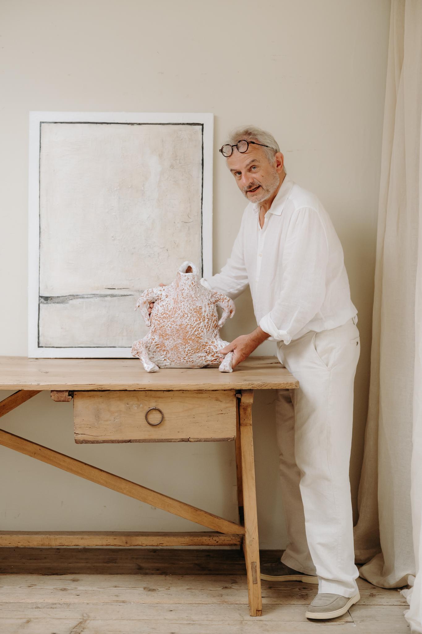 zeitgenössische Keramik funky Huhn ... (Glasiert) im Angebot