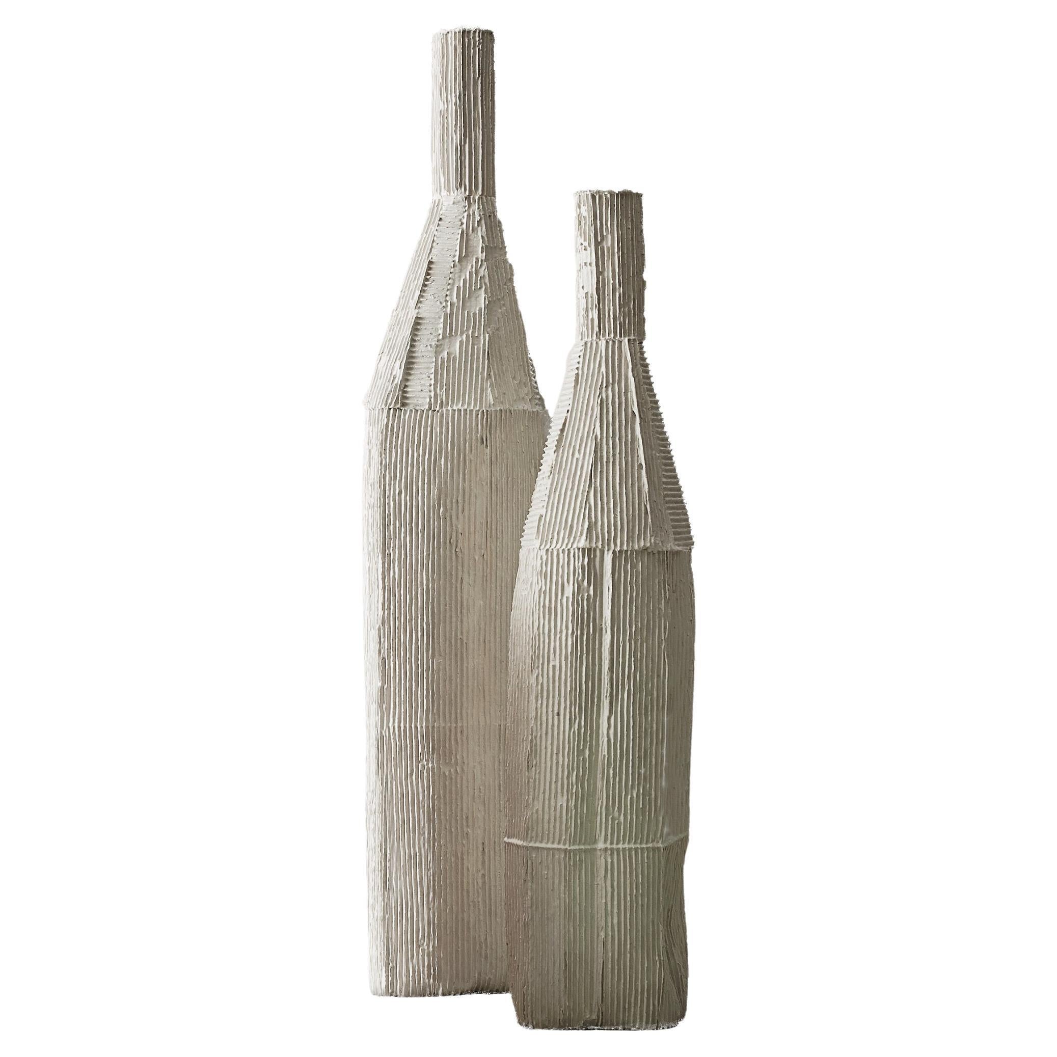 Contemporary Ceramic Gigante Cartoccio Texture White Bottle