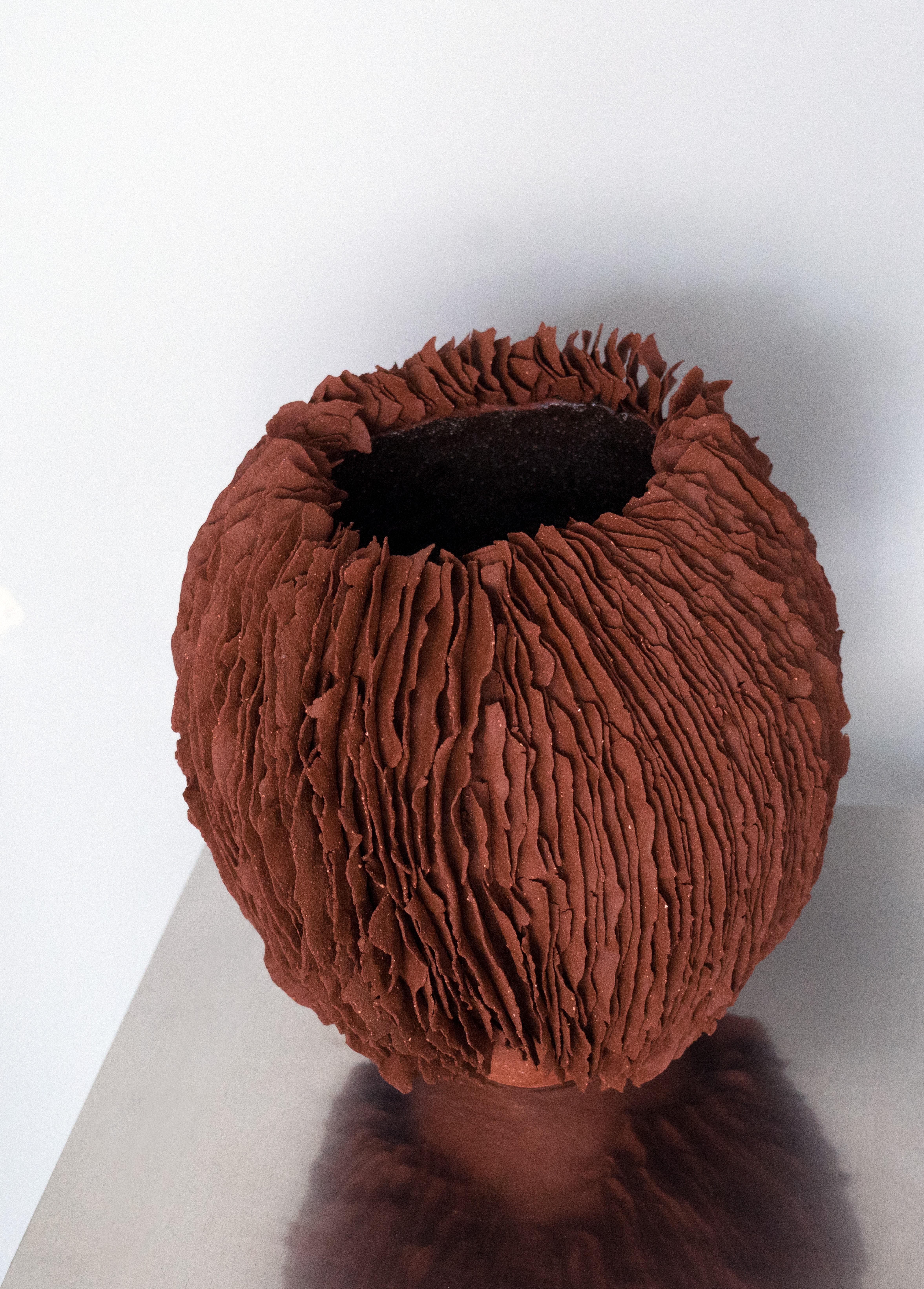 Moderne Vase contemporain en céramique fait à la main en vente