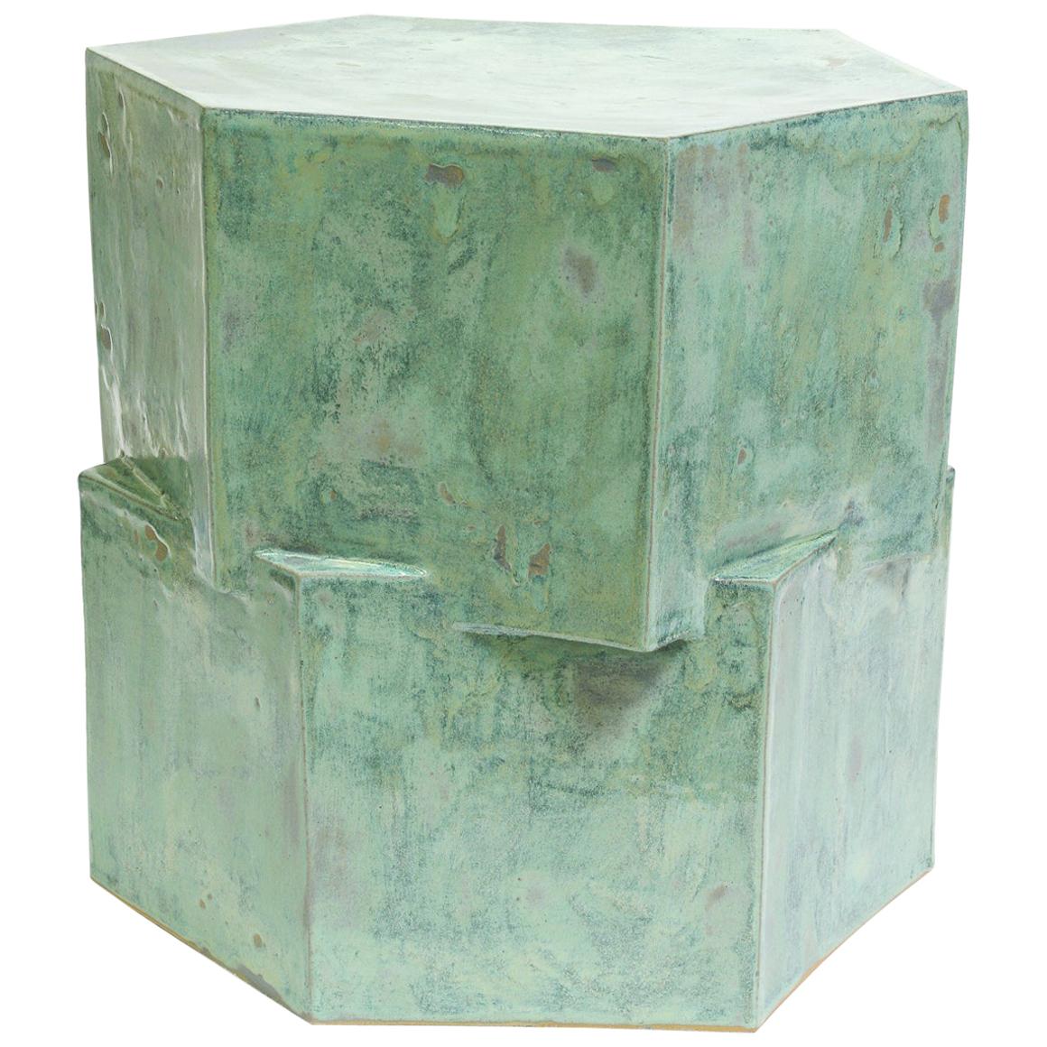 Table d'appoint hexagonale en céramique à double étage en jade de BZIPPY en vente