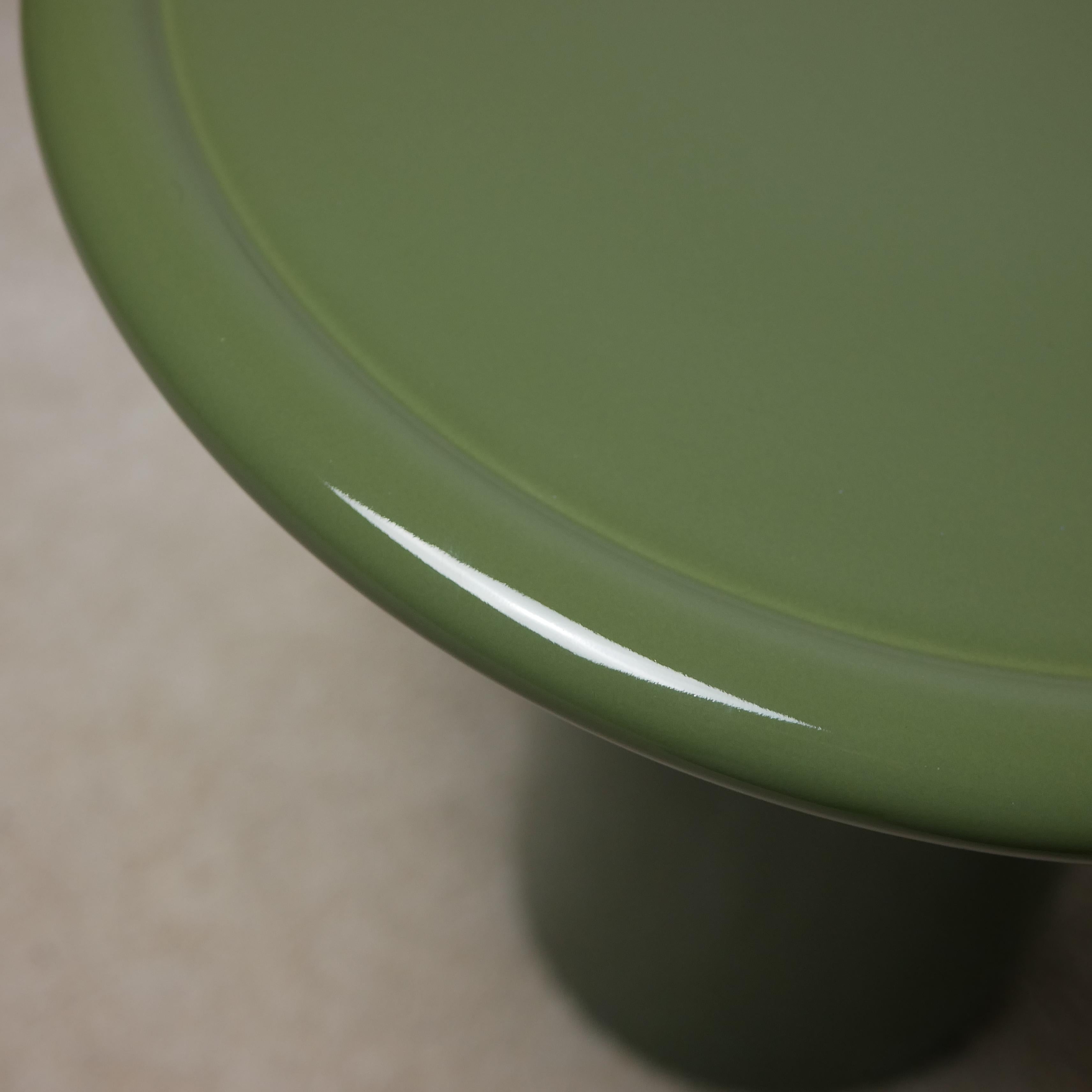 Table d'appoint contemporaine en céramique 