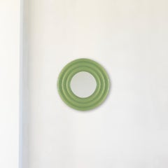 Miroir contemporain en céramique 'ELO 1' par Pani Jurek, 60 Pistachio
