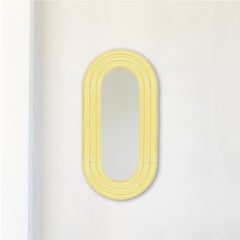 Espejo de cerámica contemporáneo "Elo 5" de Pani Jurek, 120-60 Amarillo amarillento