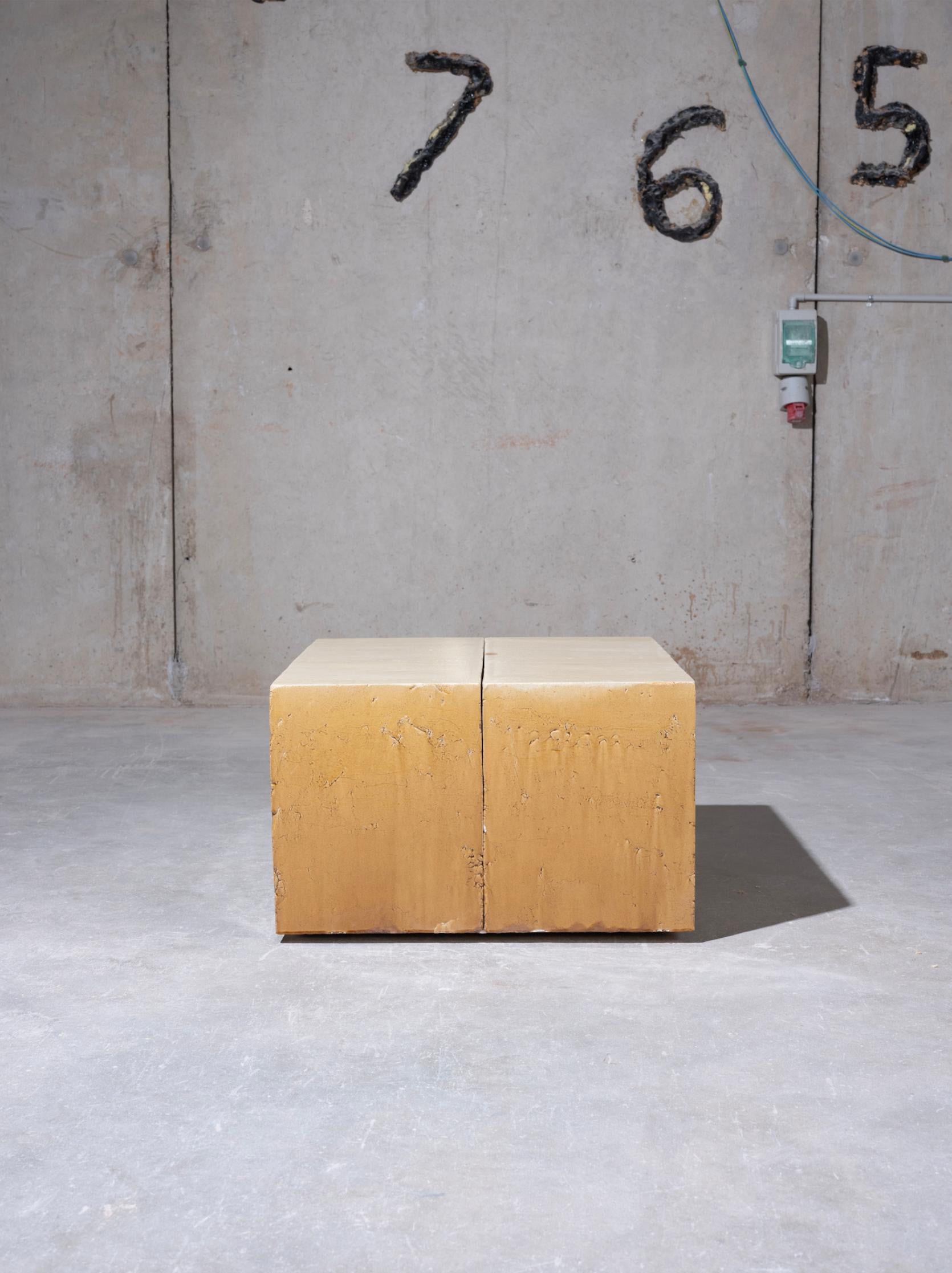 Contemporary Ceramic Modern Coffeetable / Sidetable Caramel Glazed Earthenware im Angebot 2