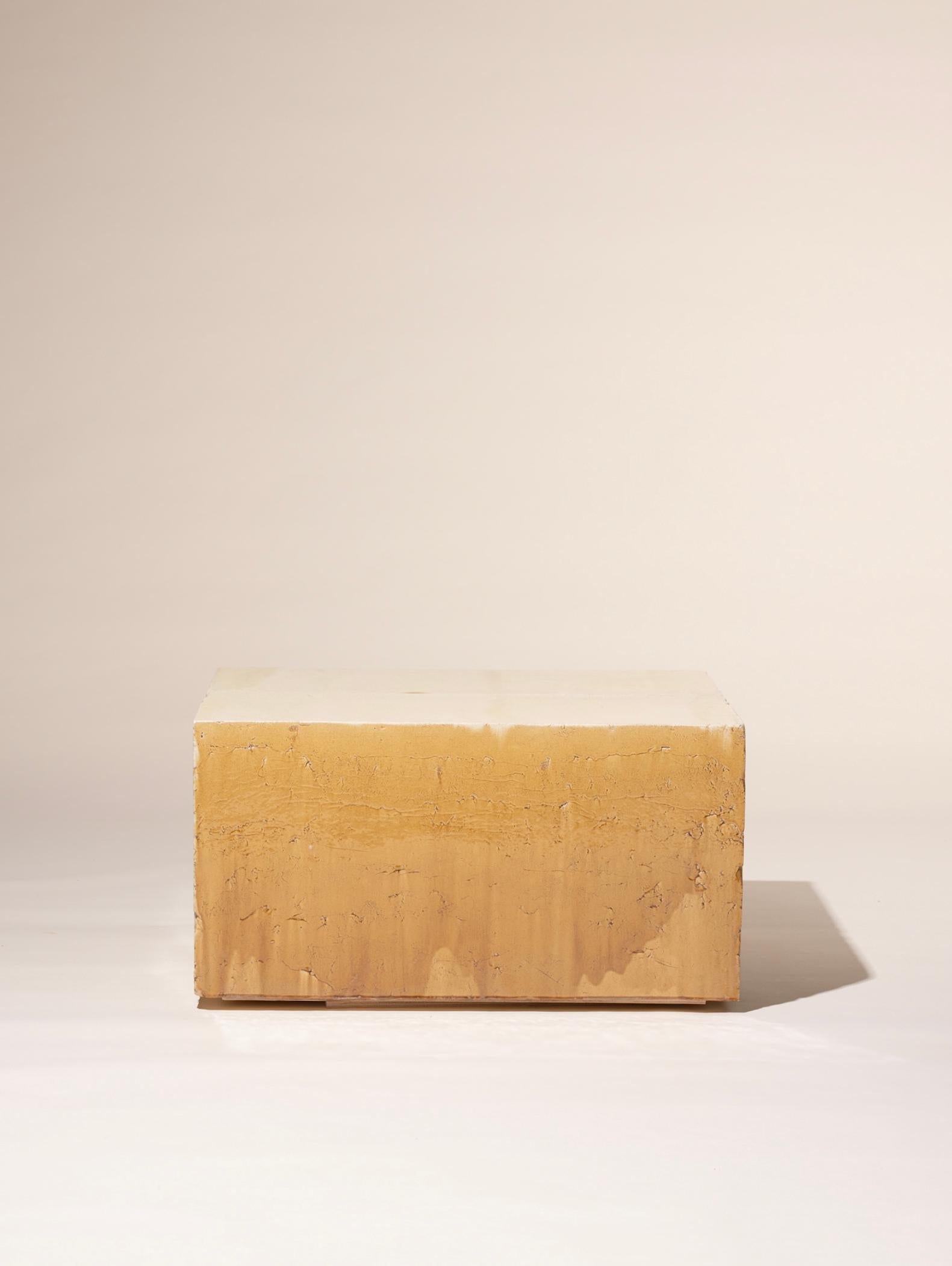 Contemporary Ceramic Modern Coffeetable / Sidetable Caramel Glazed Earthenware (Moderne) im Angebot