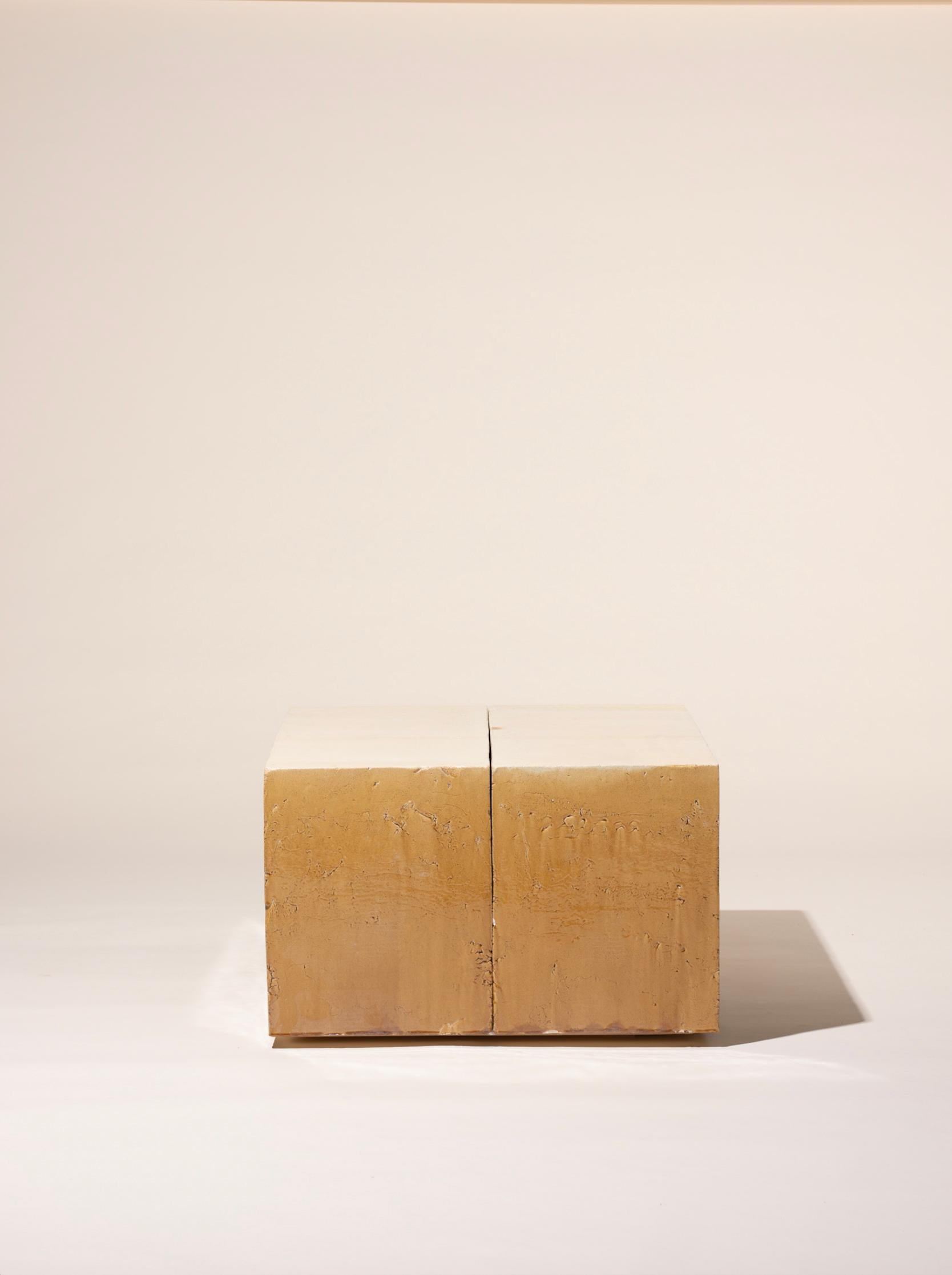 Contemporary Ceramic Modern Coffeetable / Sidetable Caramel Glazed Earthenware (Spanisch) im Angebot
