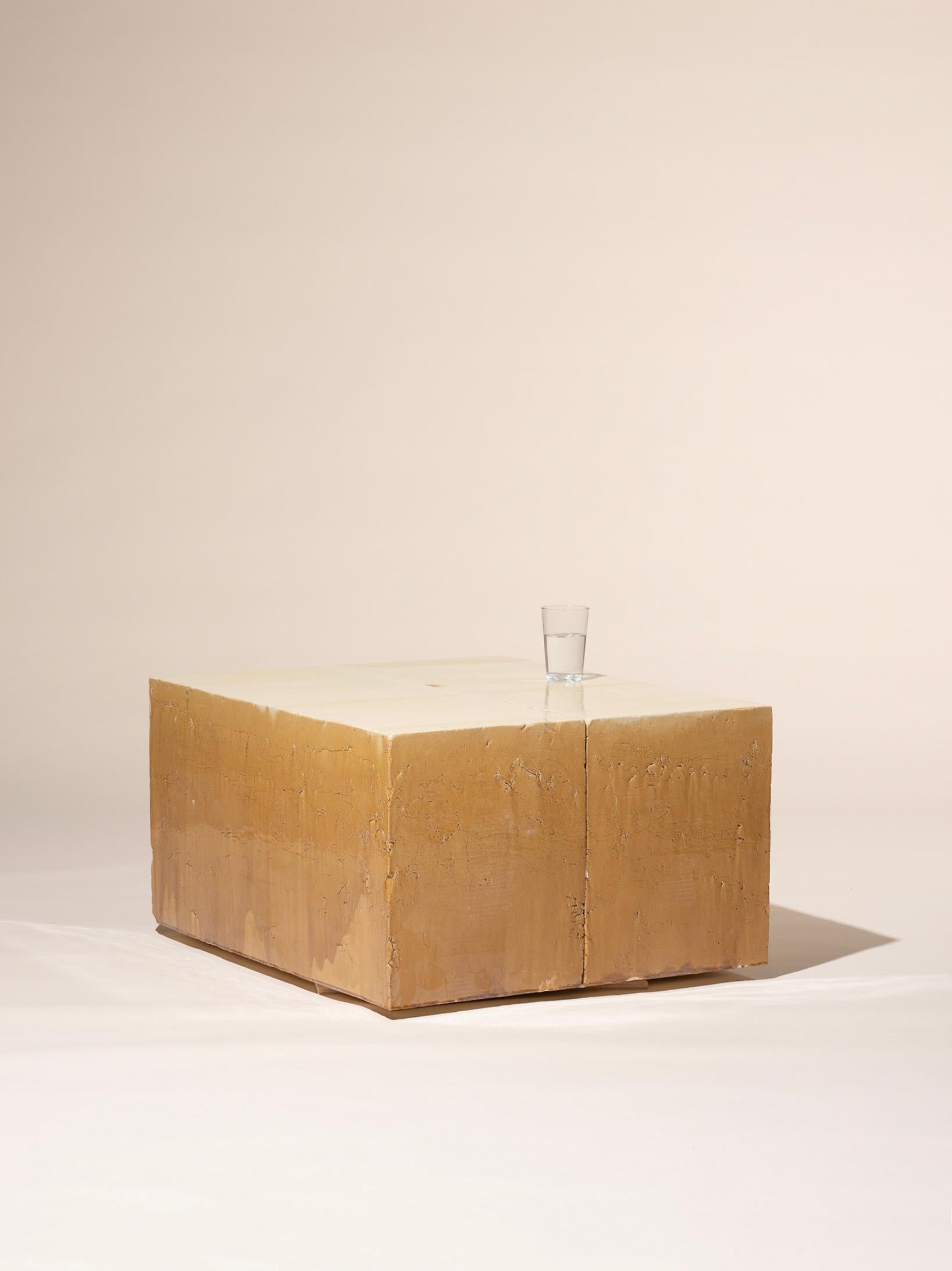 Contemporary Ceramic Modern Coffeetable / Sidetable Caramel Glazed Earthenware (Emailliert) im Angebot