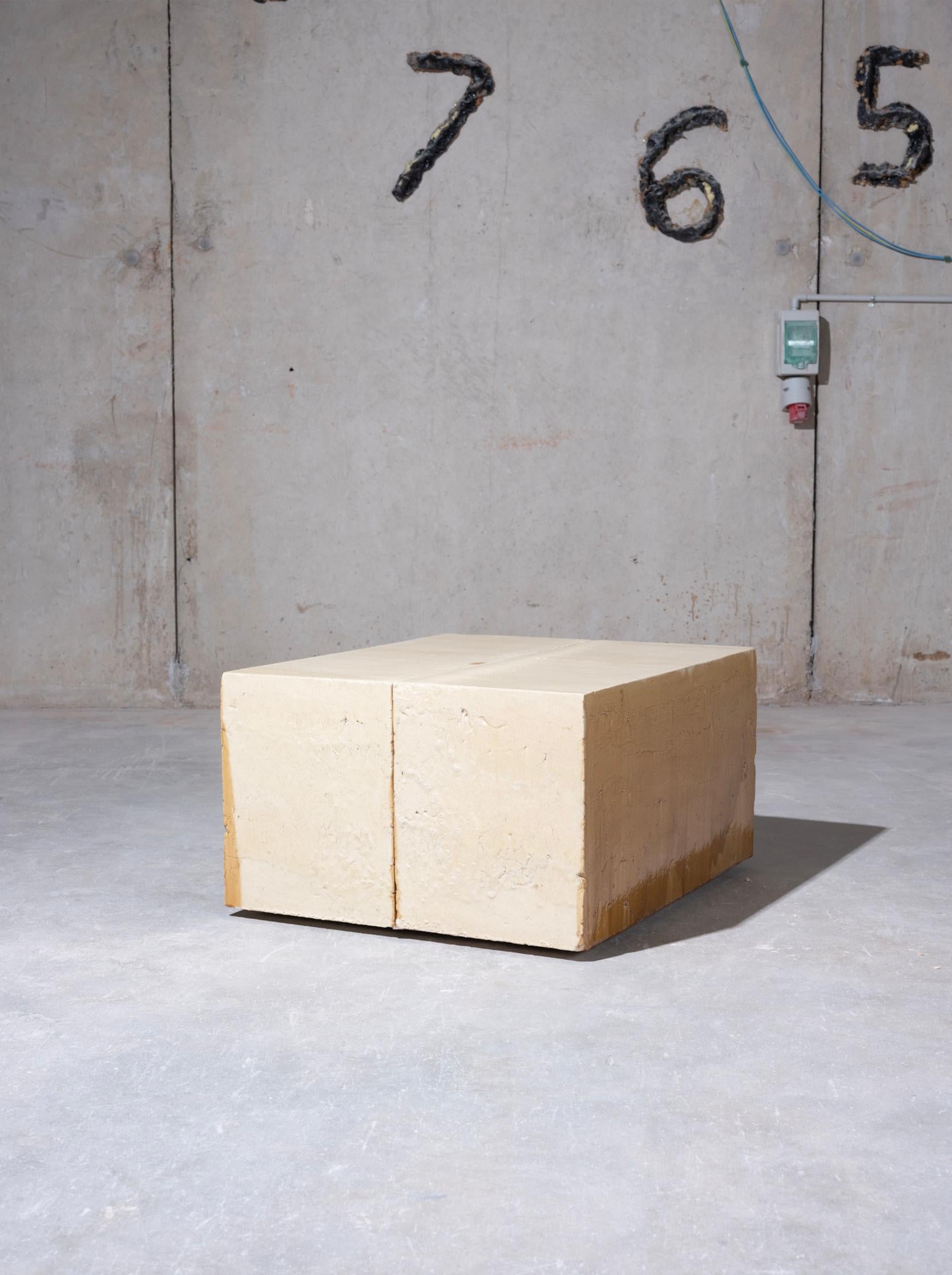 Contemporary Ceramic Modern Coffeetable / Sidetable Caramel Glazed Earthenware im Angebot 1