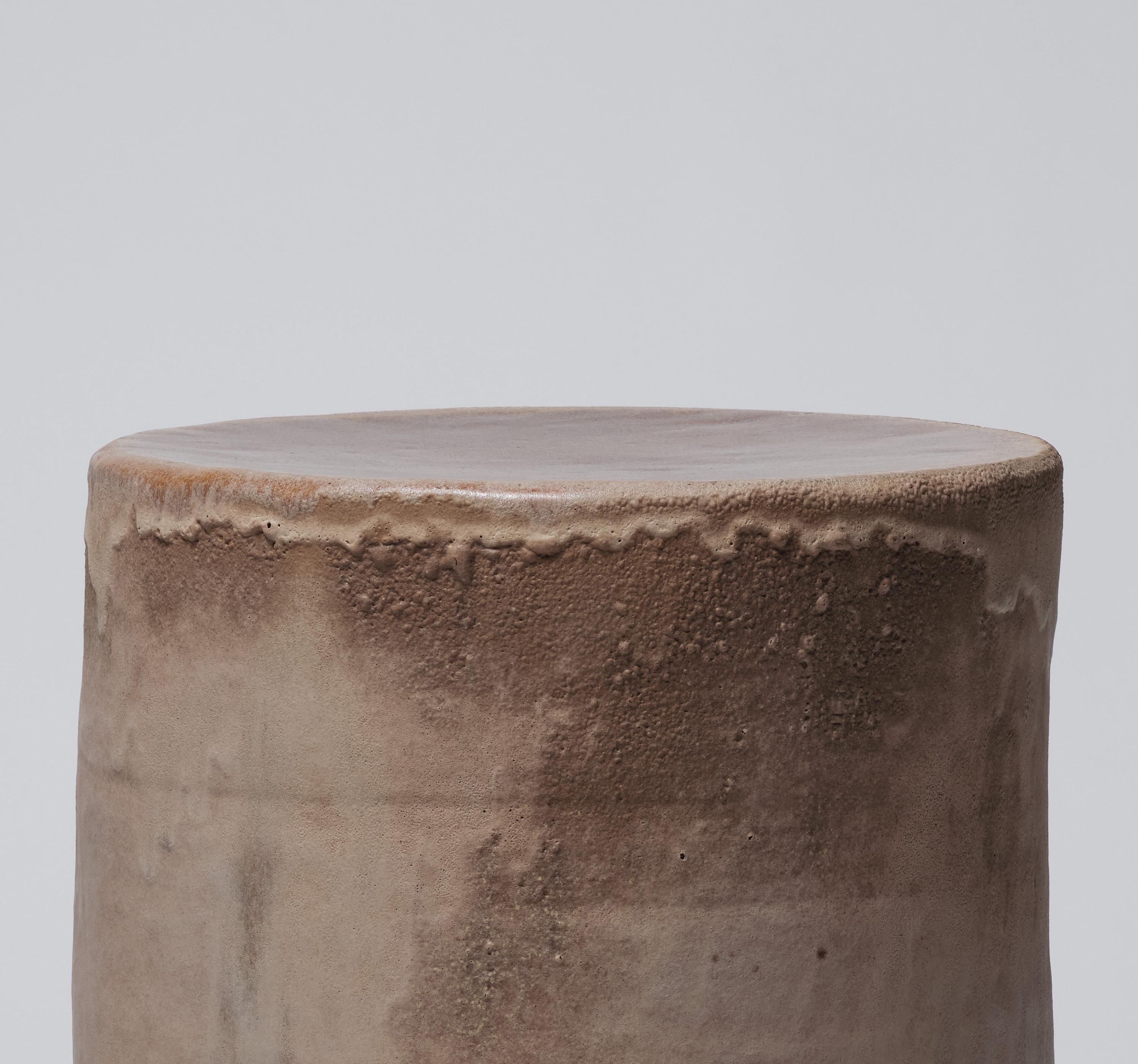 Tavolino da caffè moderno in ceramica contemporanea / Tavolino da salotto in terracotta smaltata al manganese 1
